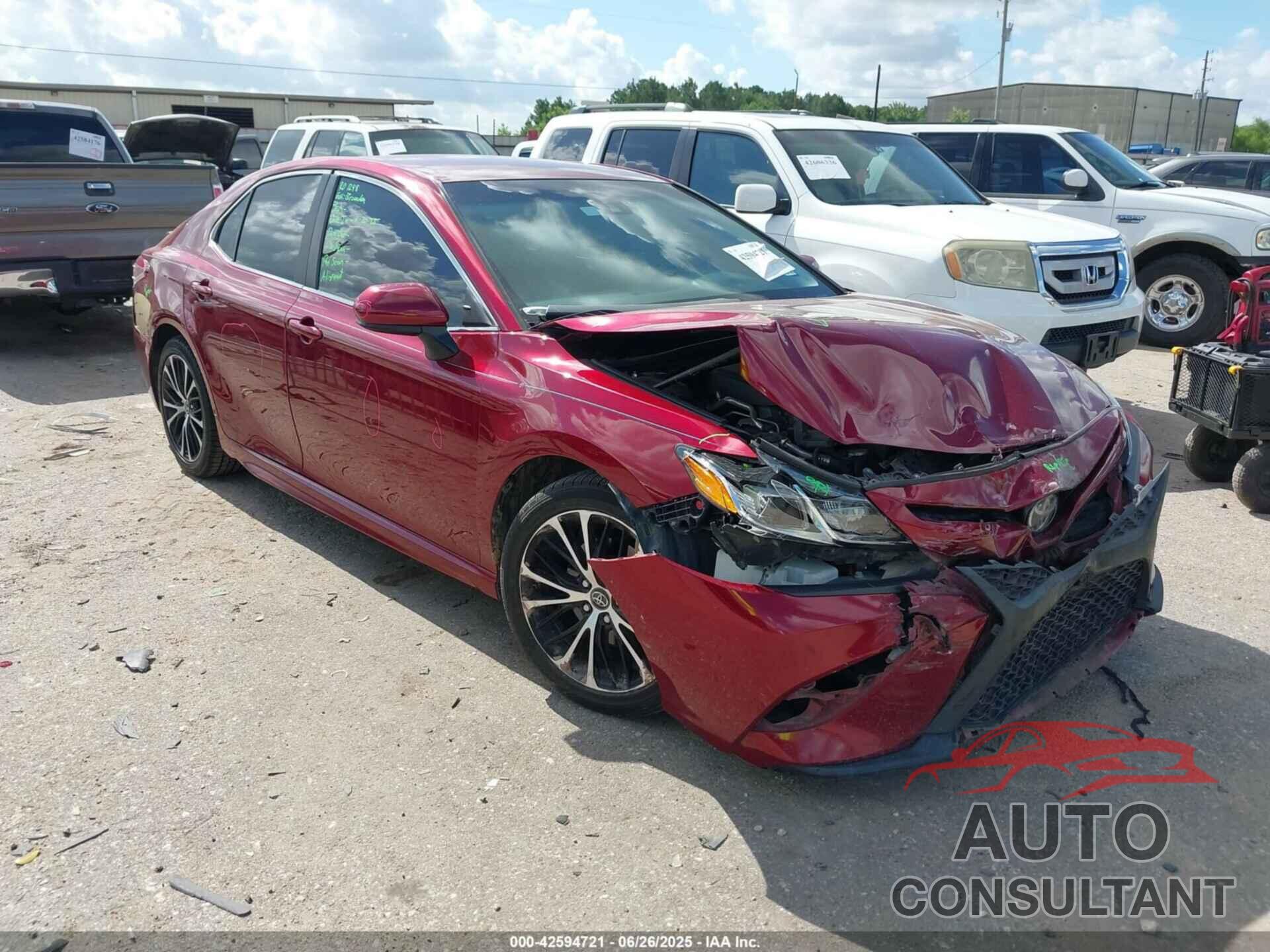 TOYOTA CAMRY 2018 - 4T1B11HK7JU610047
