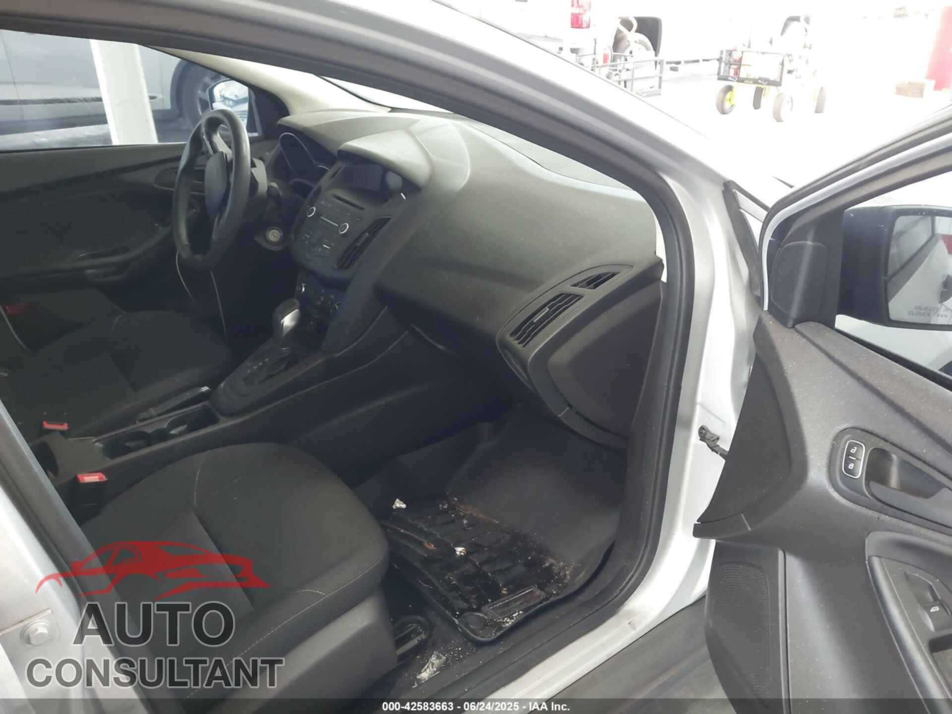 FORD FOCUS 2016 - 1FADP3E26GL393705