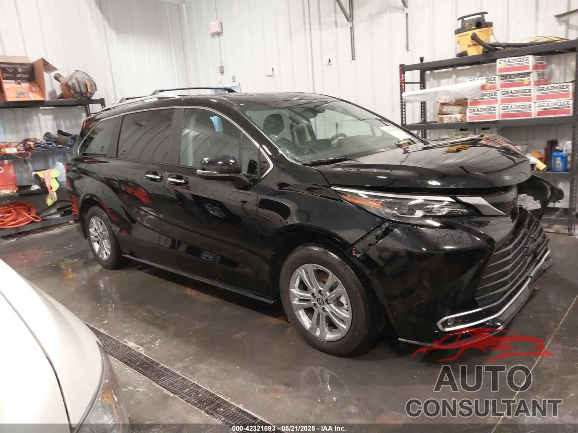 TOYOTA SIENNA 2024 - 5TDESKFC3RS145914