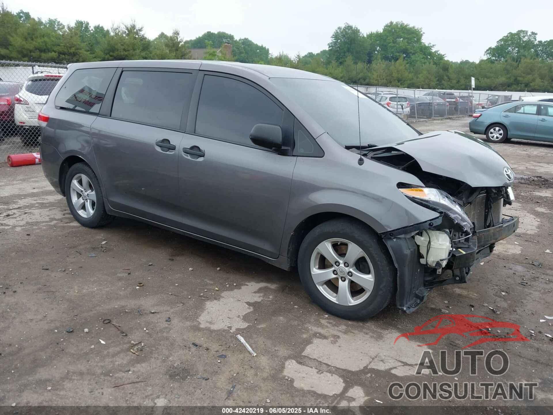TOYOTA SIENNA 2014 - 5TDZK3DC5ES439593