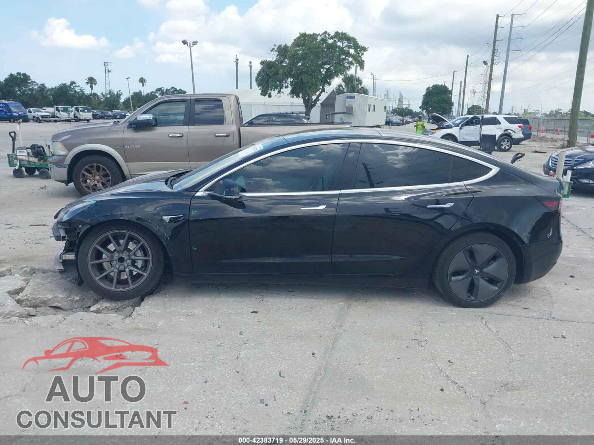 TESLA MODEL 3 2019 - 5YJ3E1EA8KF317857