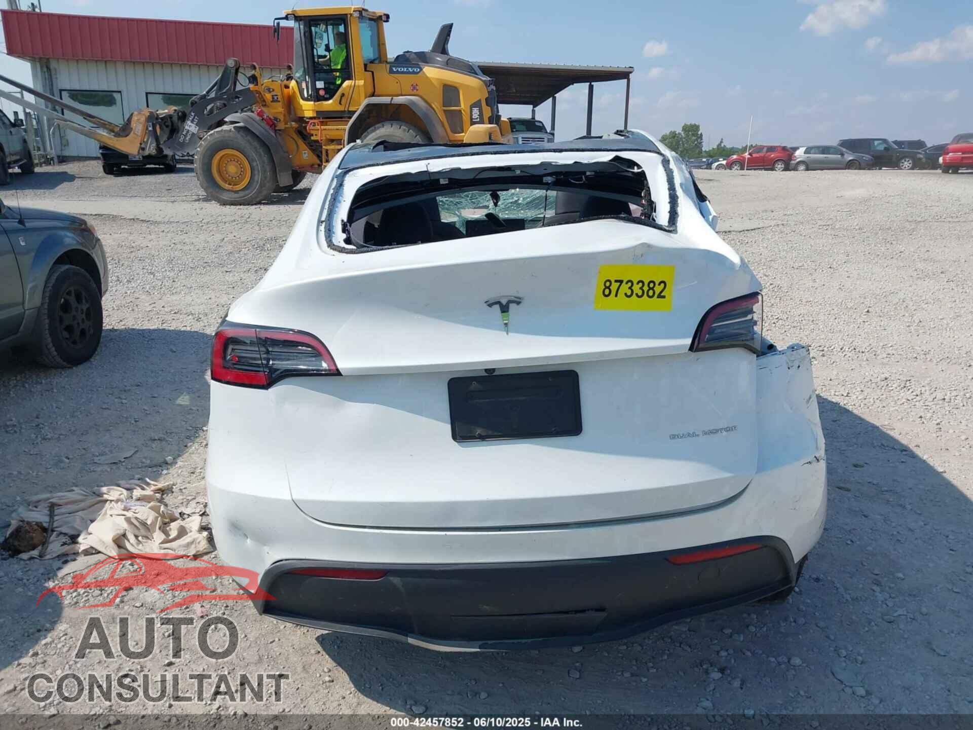TESLA MODEL Y 2023 - 7SAYGDEEXPA034663