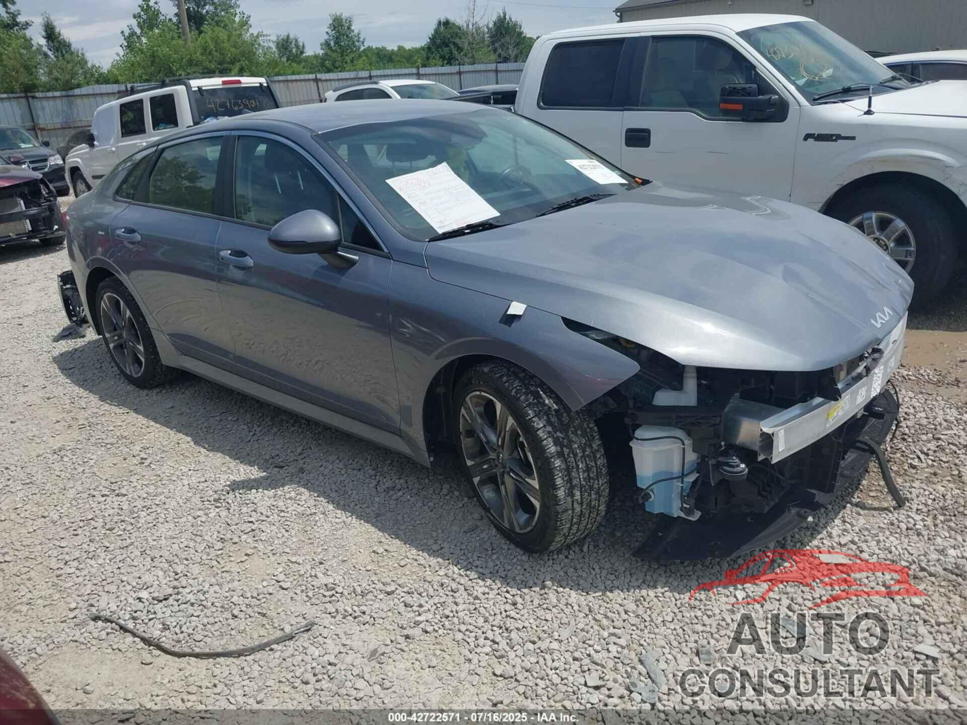 KIA K5 2022 - 5XXG14J2XNG136385