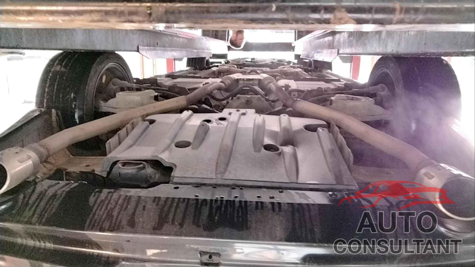 FORD TAURUS 2019 - 1FAHP2F83KG114078