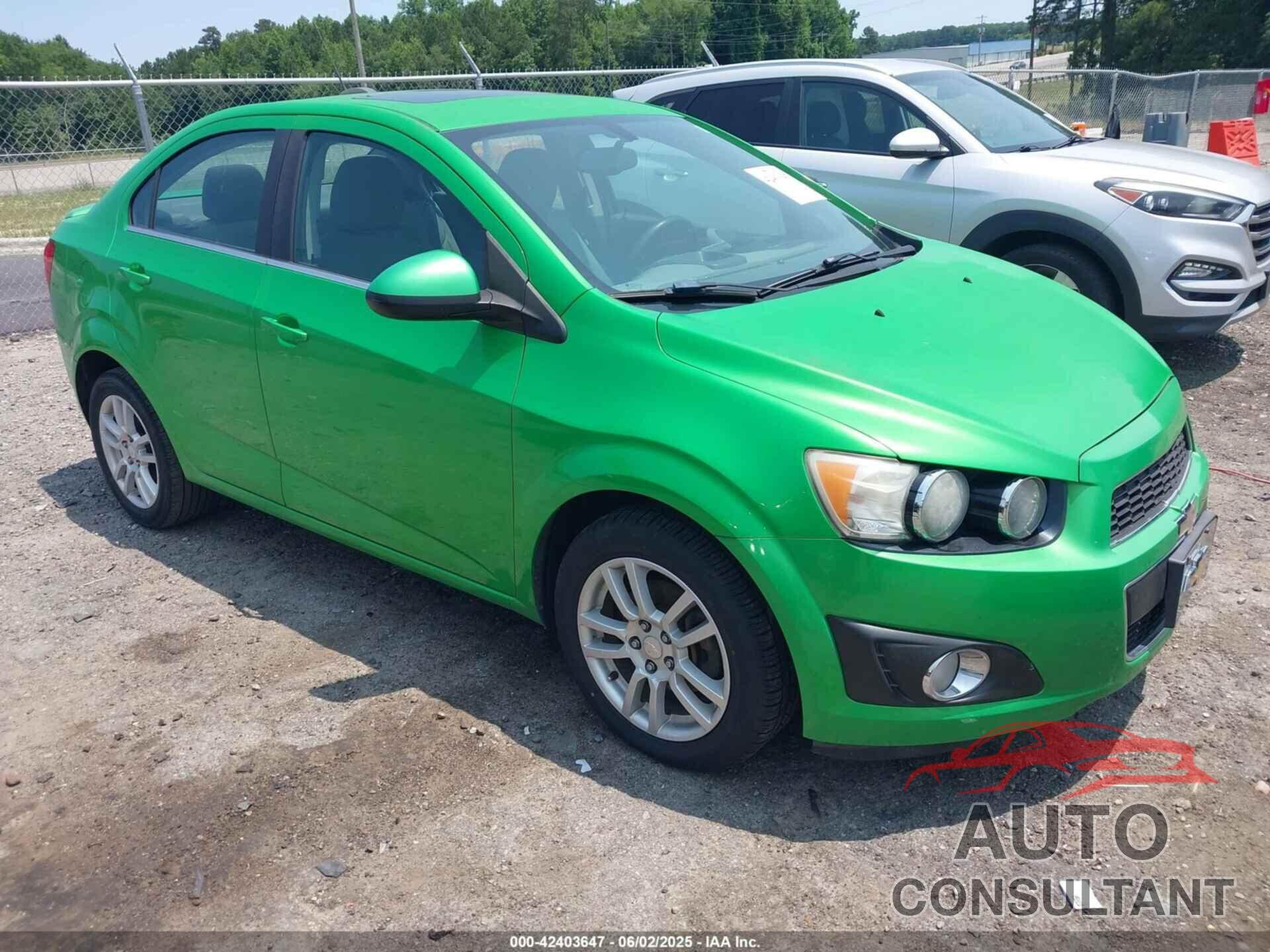 CHEVROLET SONIC 2015 - 1G1JC5SH2F4152268