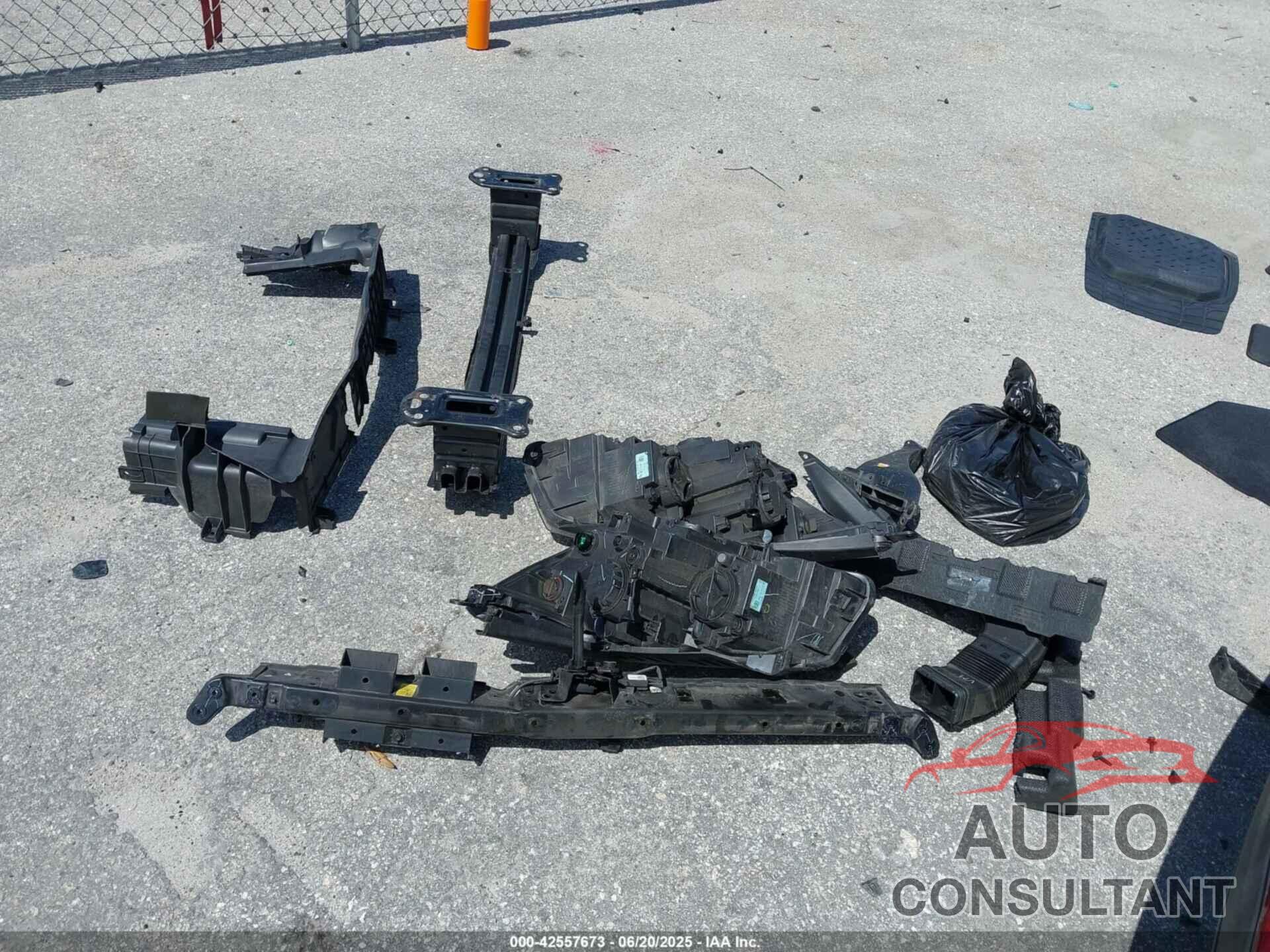 KIA SORENTO 2019 - 5XYPG4A54KG600304