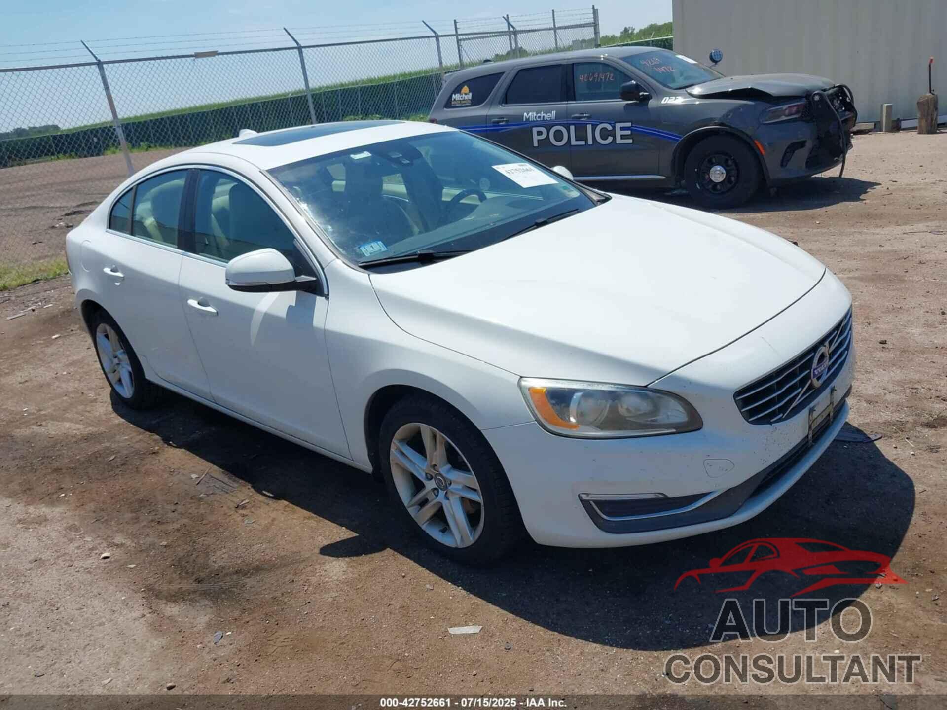 VOLVO S60 2015 - YV140MFB5F1315522