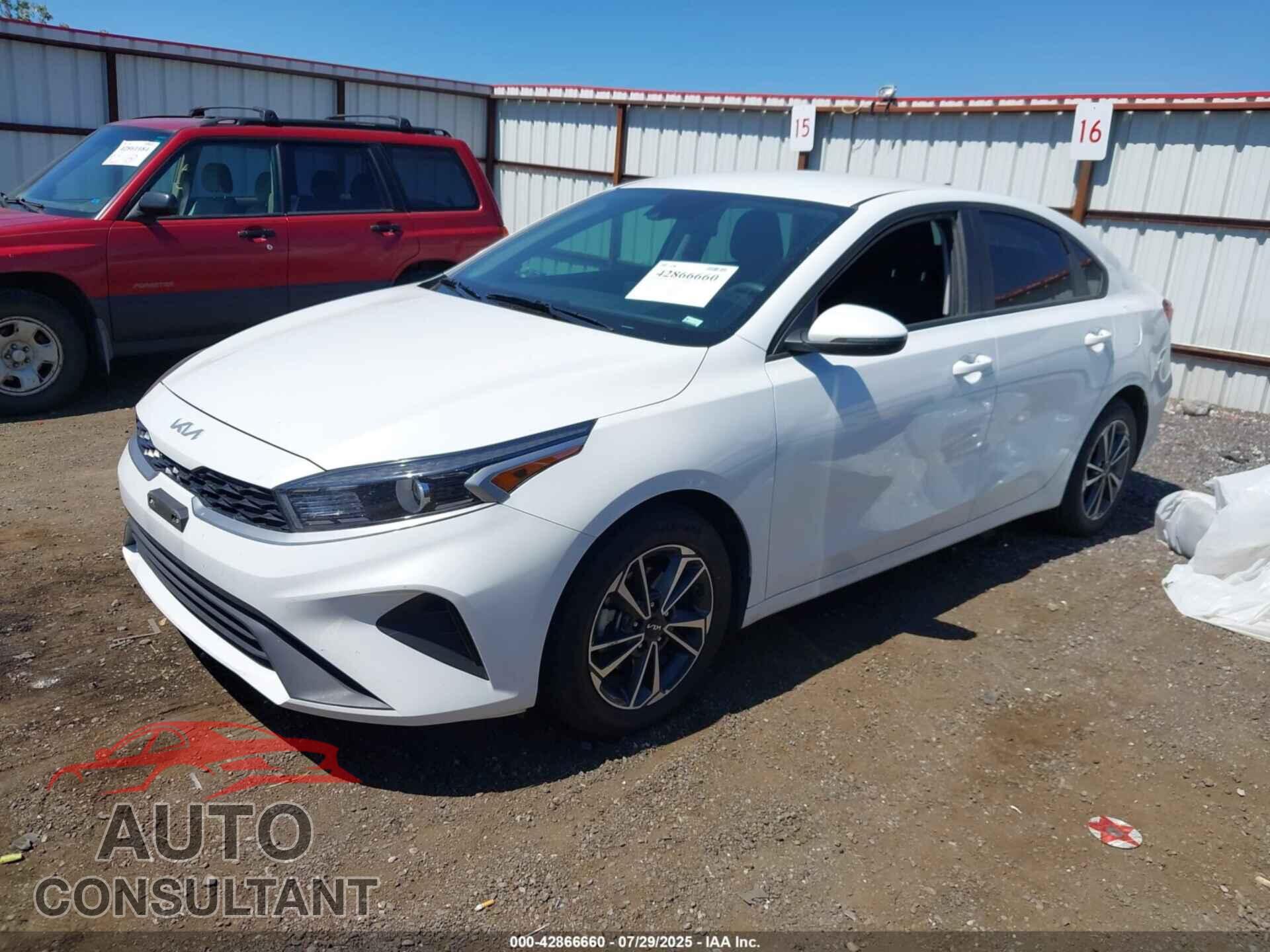 KIA FORTE 2023 - 3KPF24AD9PE683721