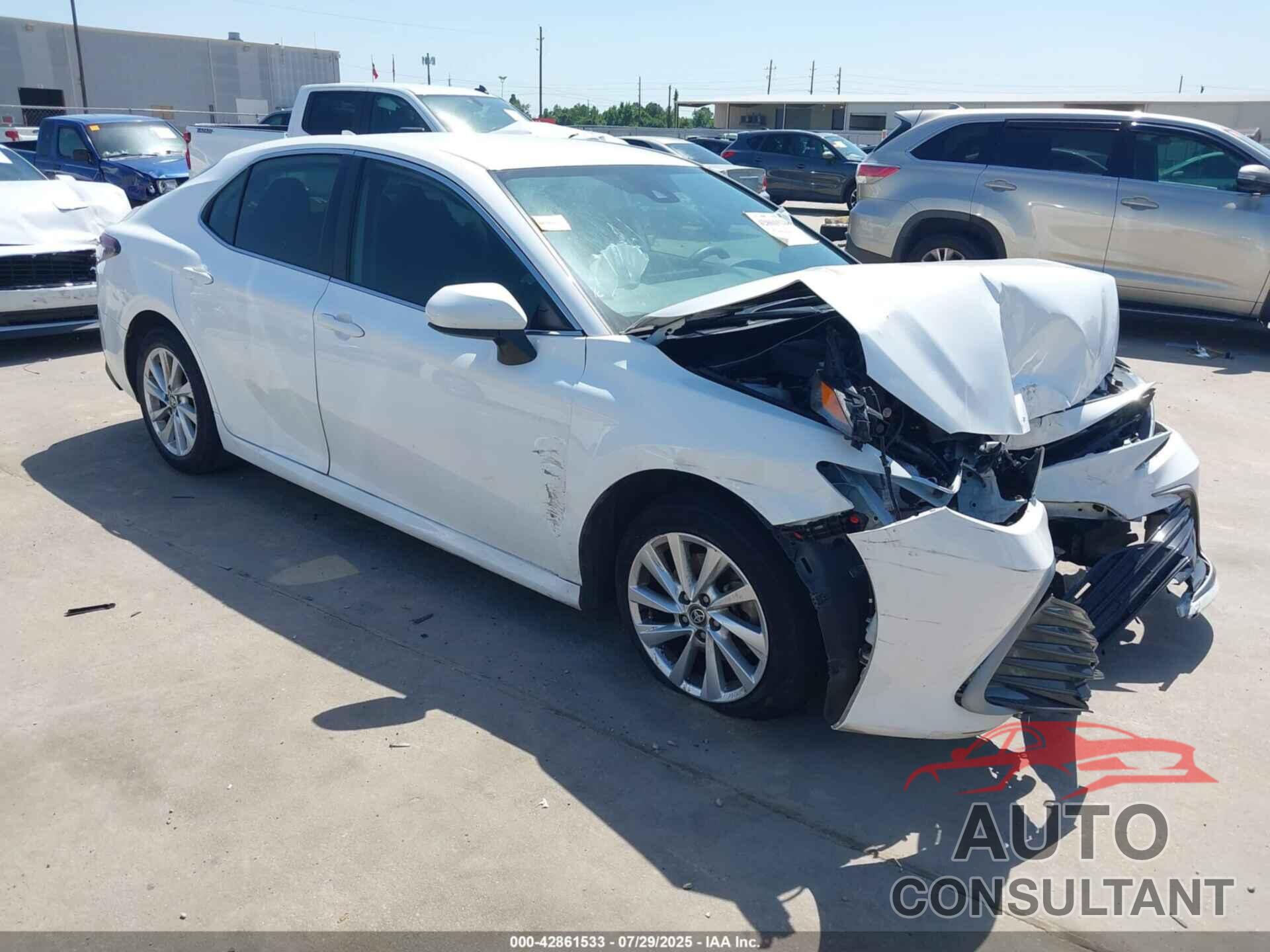 TOYOTA CAMRY 2023 - 4T1C11AKXPU185768