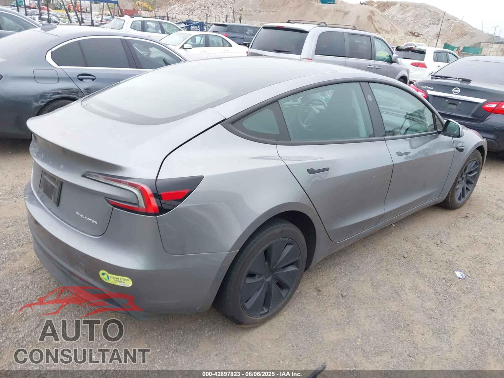 TESLA MODEL 3 2024 - 5YJ3E1EB7RF846543