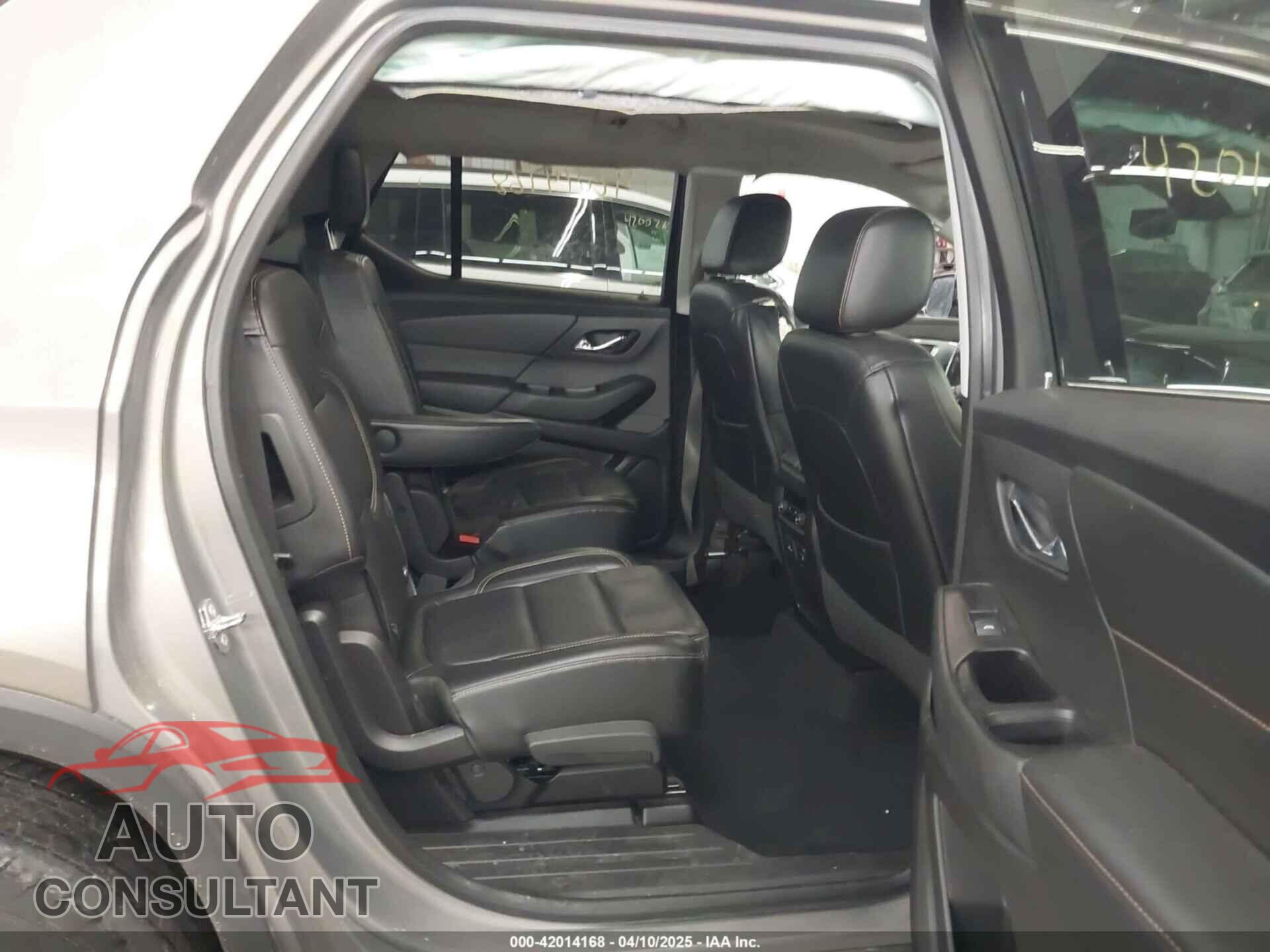 CHEVROLET TRAVERSE 2018 - 1GNEVHKW0JJ166321