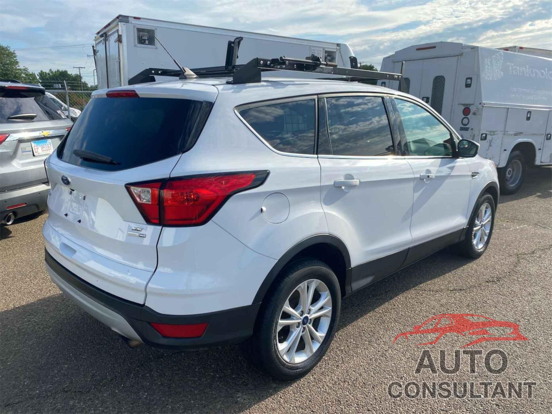 FORD ESCAPE 2019 - 1FMCU9GD5KUC36990