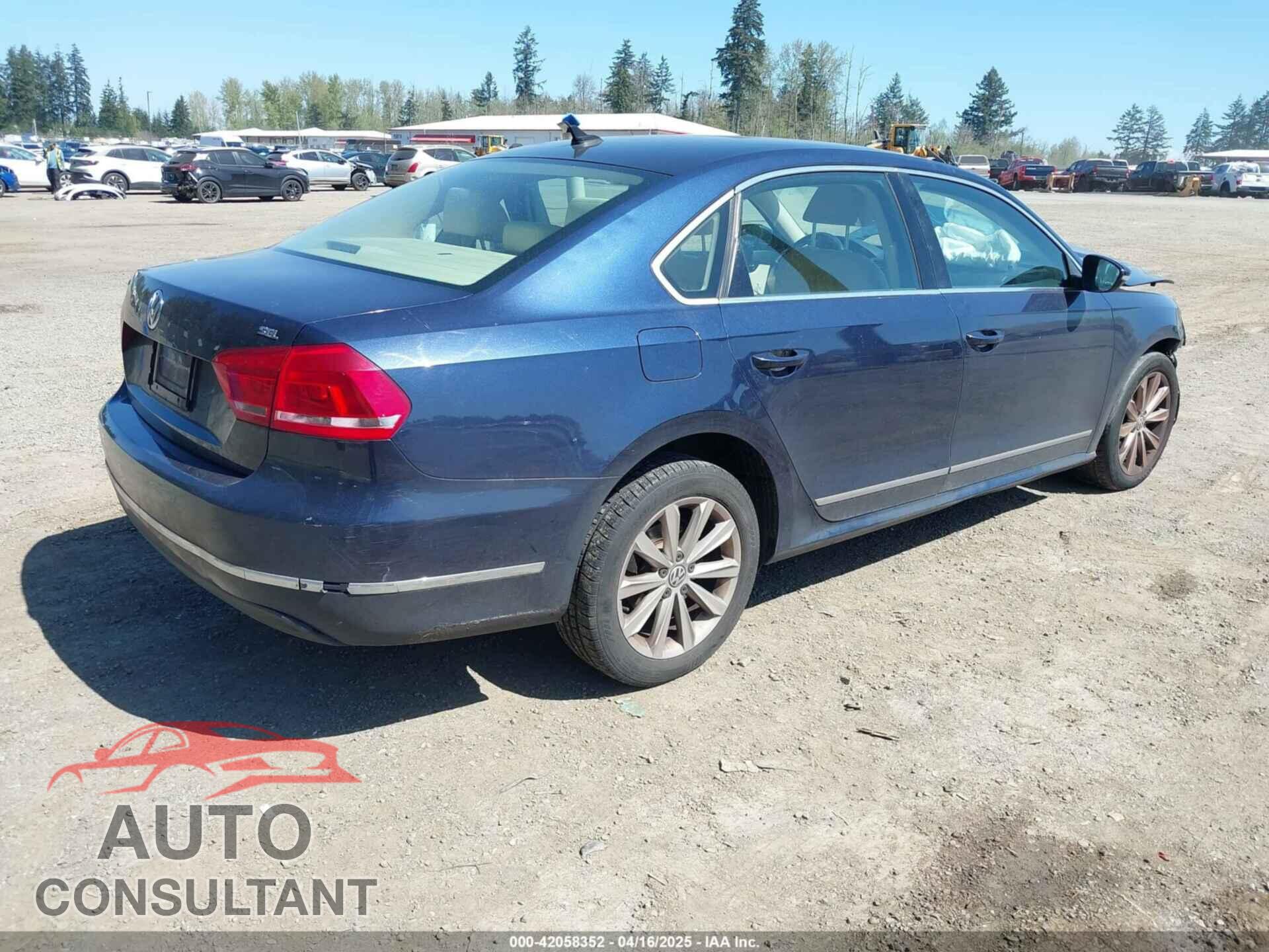 VOLKSWAGEN PASSAT 2012 - 1VWCP7A32CC065538