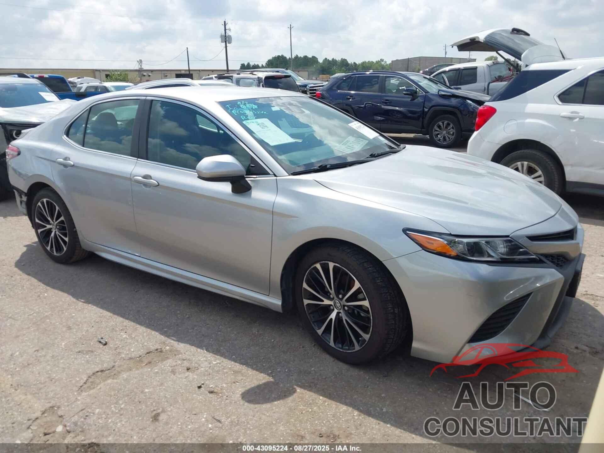 TOYOTA CAMRY 2018 - 4T1B11HK1JU002993