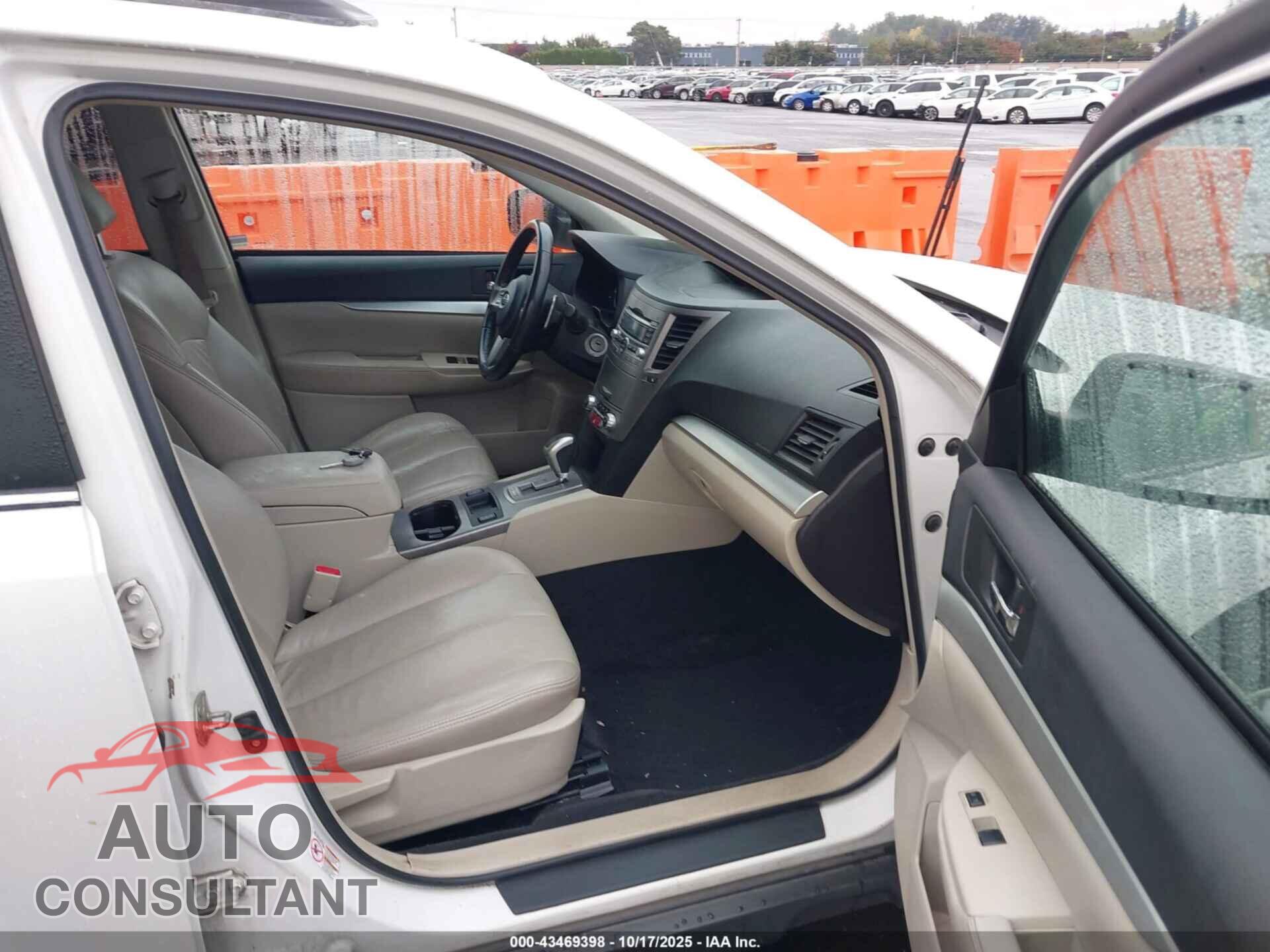 SUBARU OUTBACK 2010 - 4S4BRDCC5A2321738