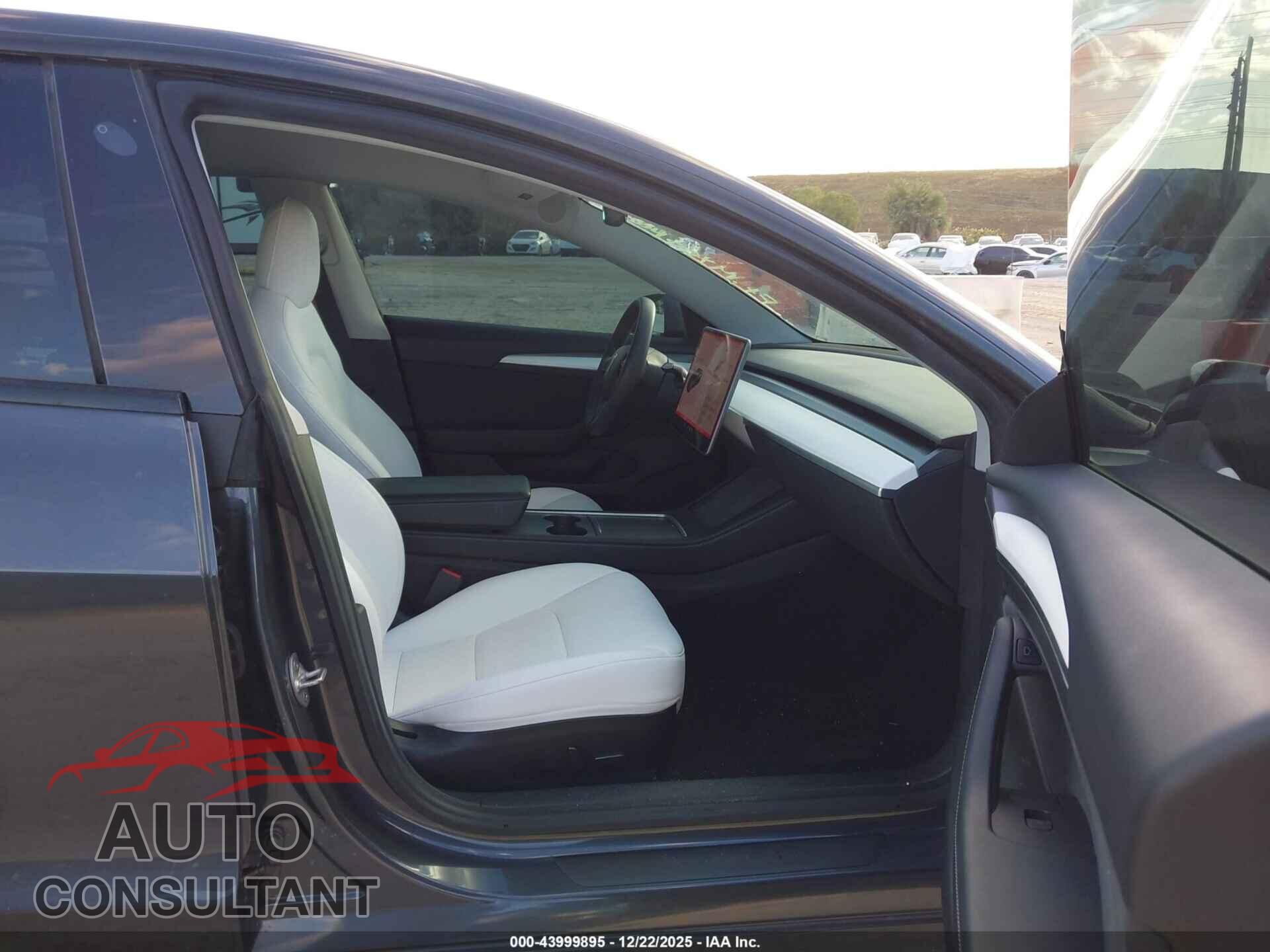 TESLA MODEL 3 2021 - 5YJ3E1EA9MF059271