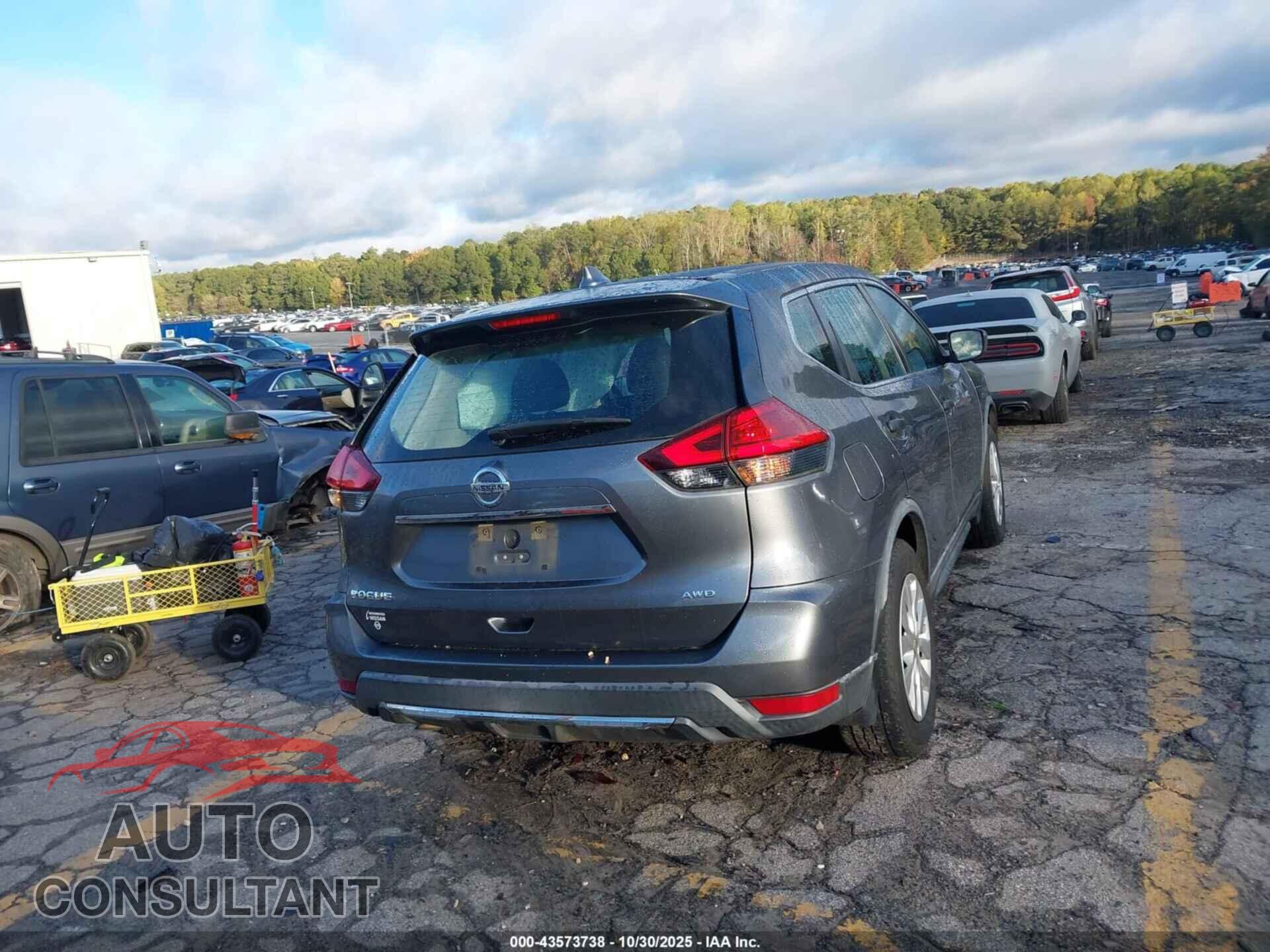 NISSAN ROGUE 2017 - KNMAT2MV2HP610577