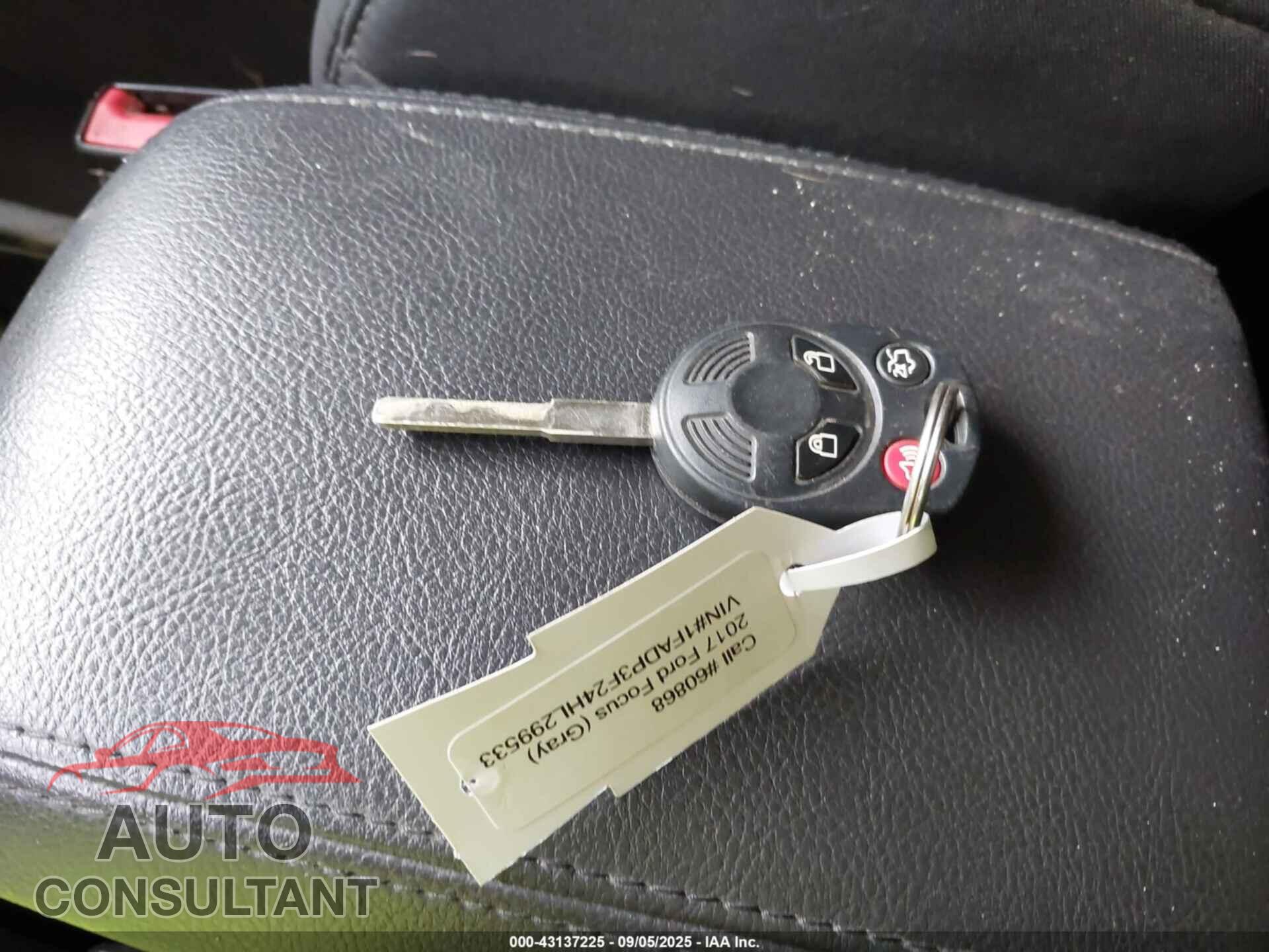 FORD FOCUS 2017 - 1FADP3F24HL299533