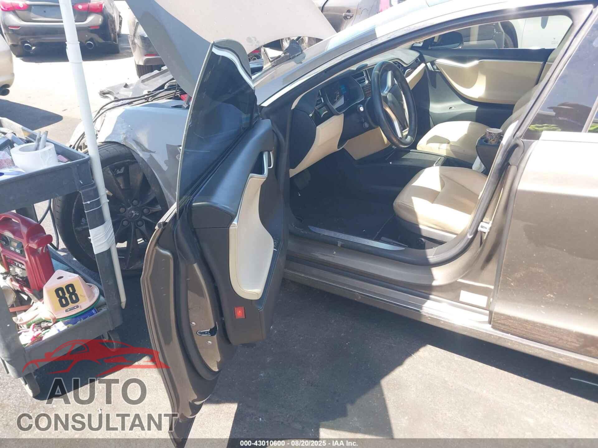 TESLA MODEL S 2016 - 5YJSA1E2XGF170982