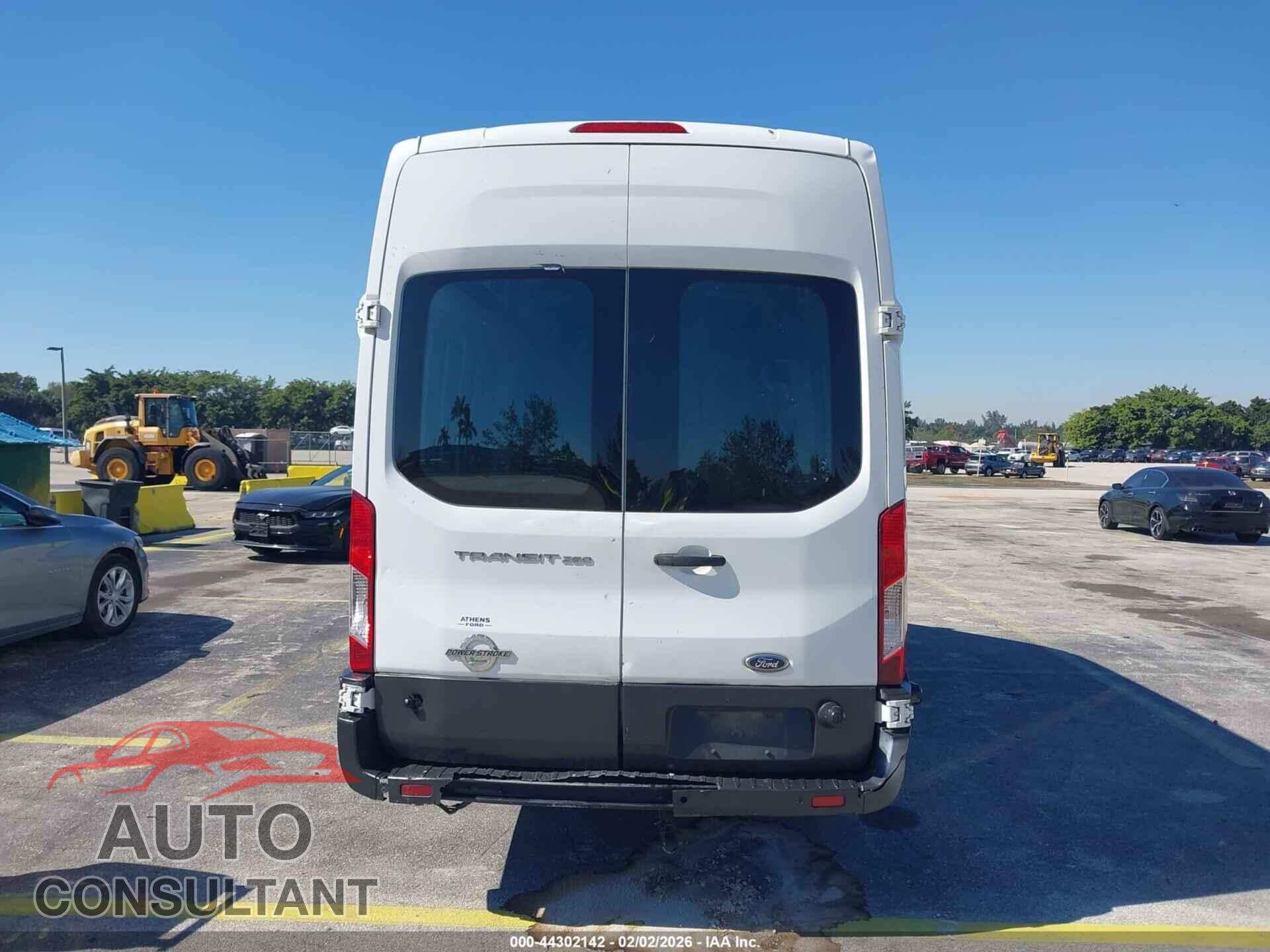 FORD TRANSIT-250 2015 - 1FTNR3XV2FKB10933