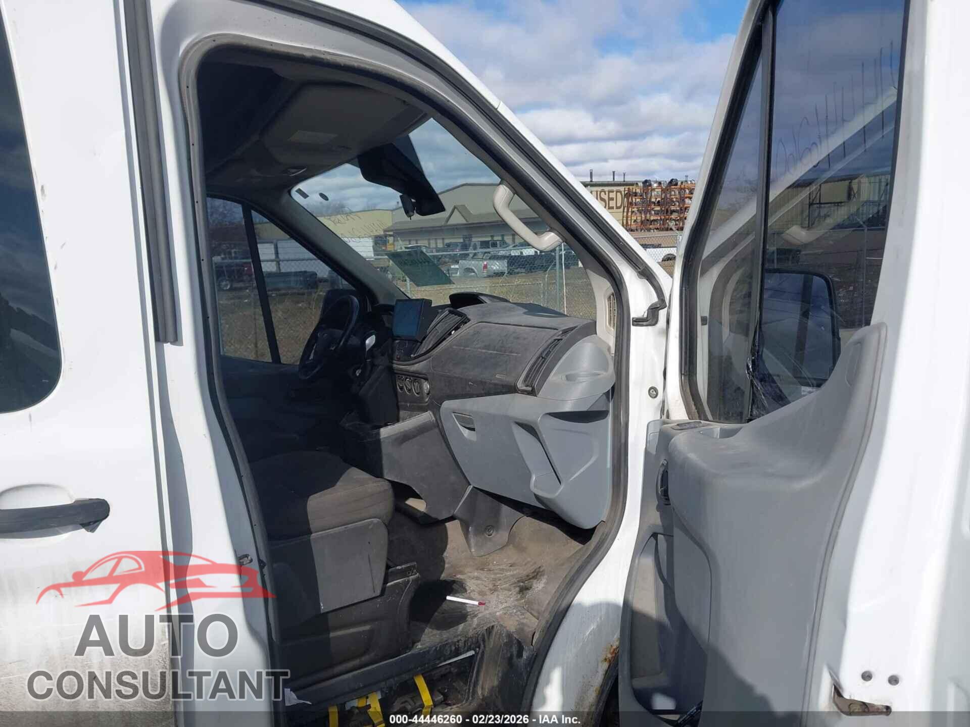 FORD TRANSIT-250 2015 - 1FTNR2CG7FKB04420