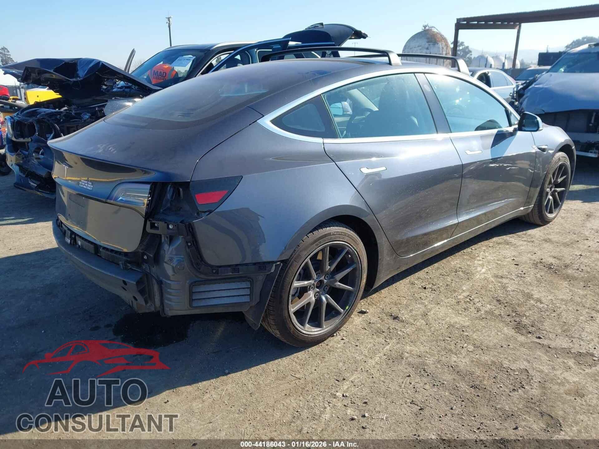 TESLA MODEL 3 2018 - 5YJ3E1EA2JF037592