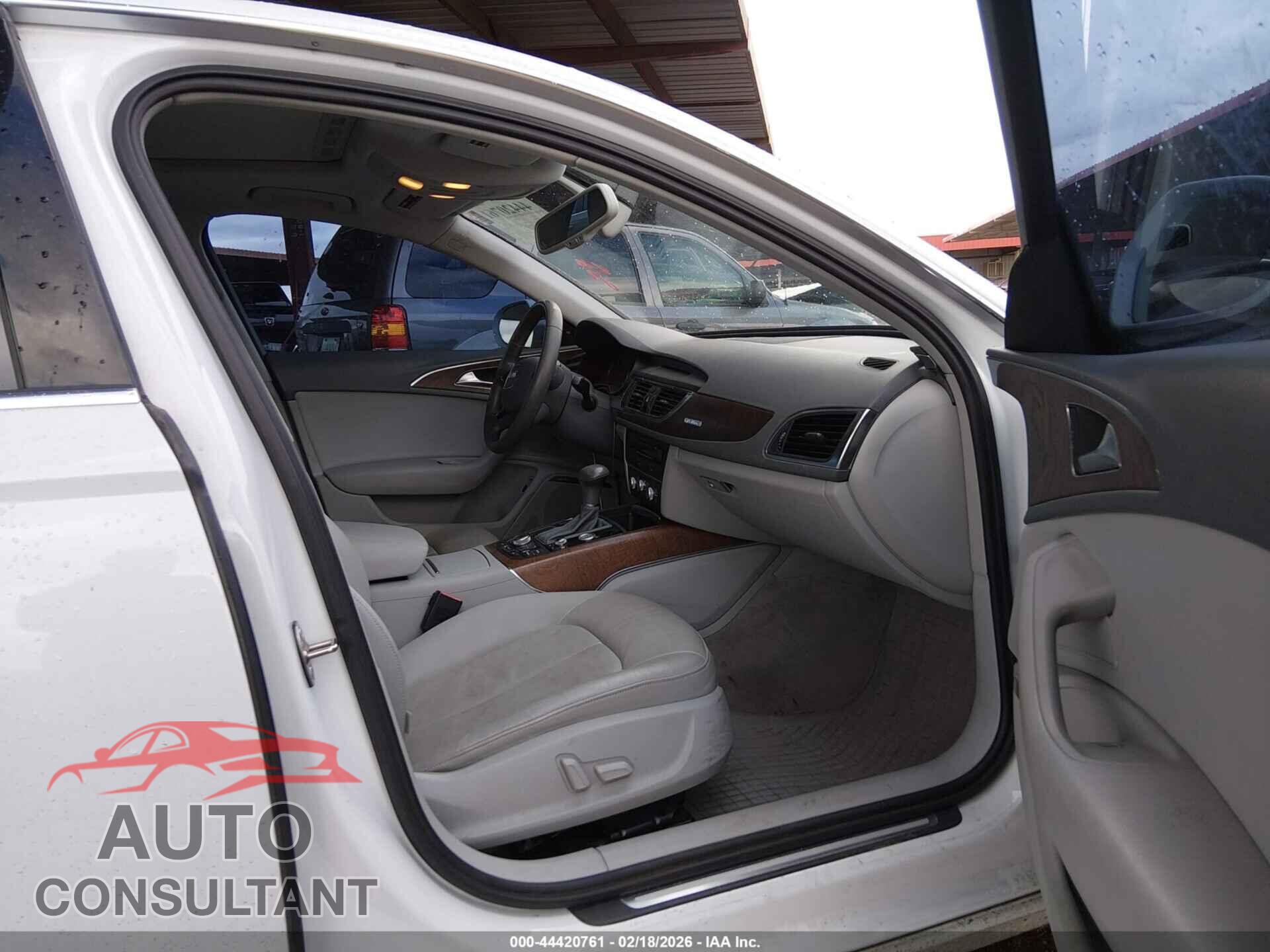 AUDI A6 2013 - WAUGFAFC5DN058972
