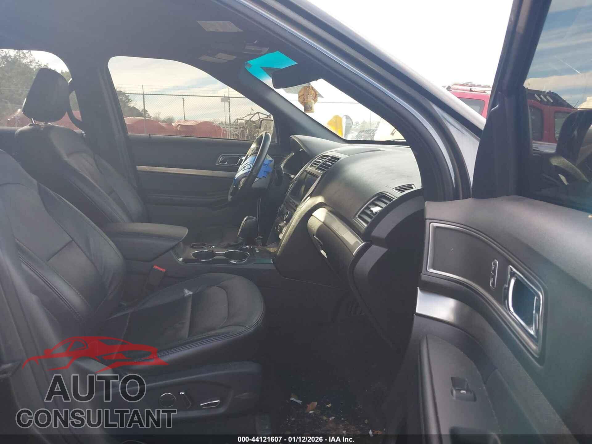 FORD EXPLORER 2018 - 1FM5K7D88JGB85279