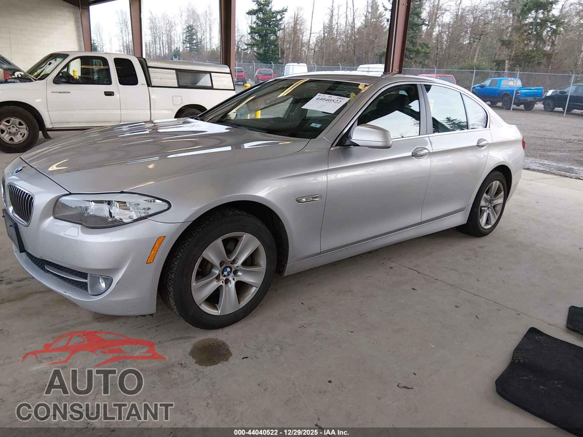 BMW 528I 2012 - WBAXH5C59CDW05656
