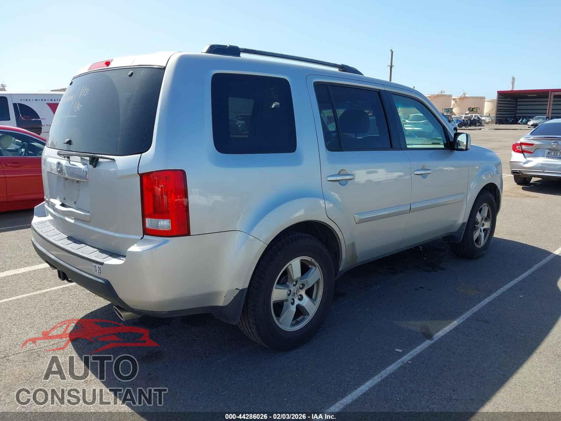HONDA PILOT 2011 - 5FNYF3H52BB025991