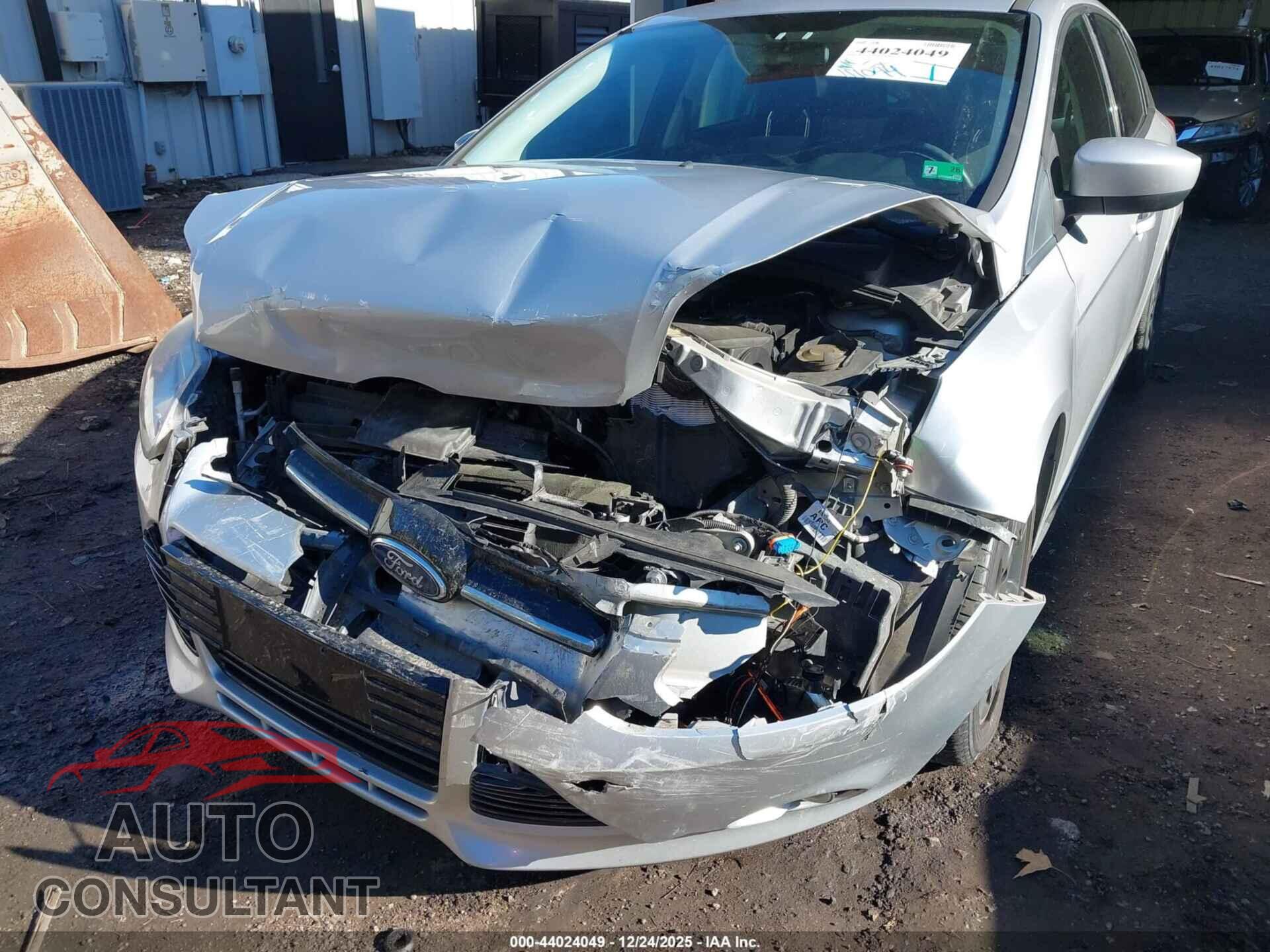 FORD FOCUS 2012 - 1FAHP3K24CL167632