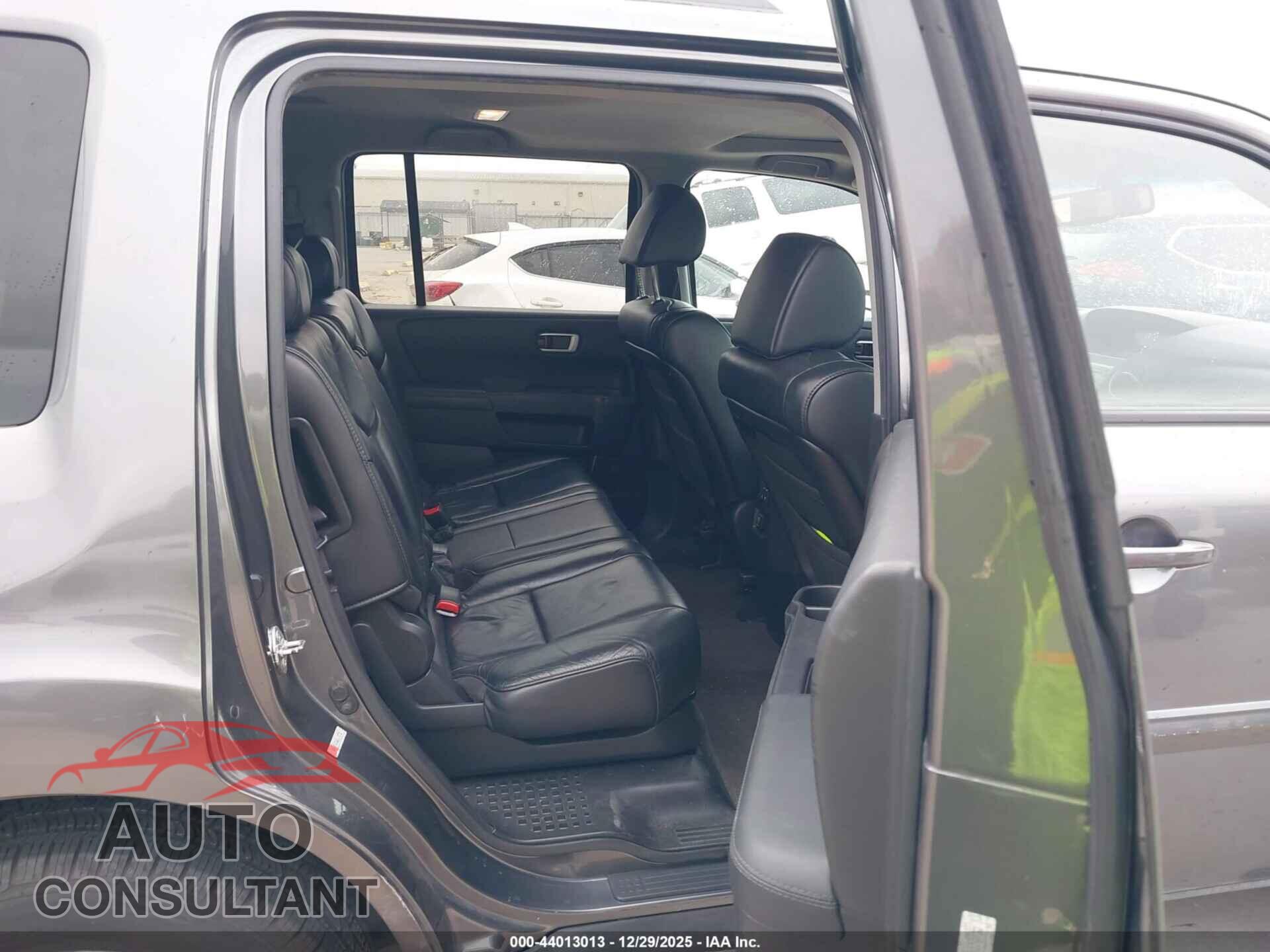 HONDA PILOT 2011 - 5FNYF4H54BB078732