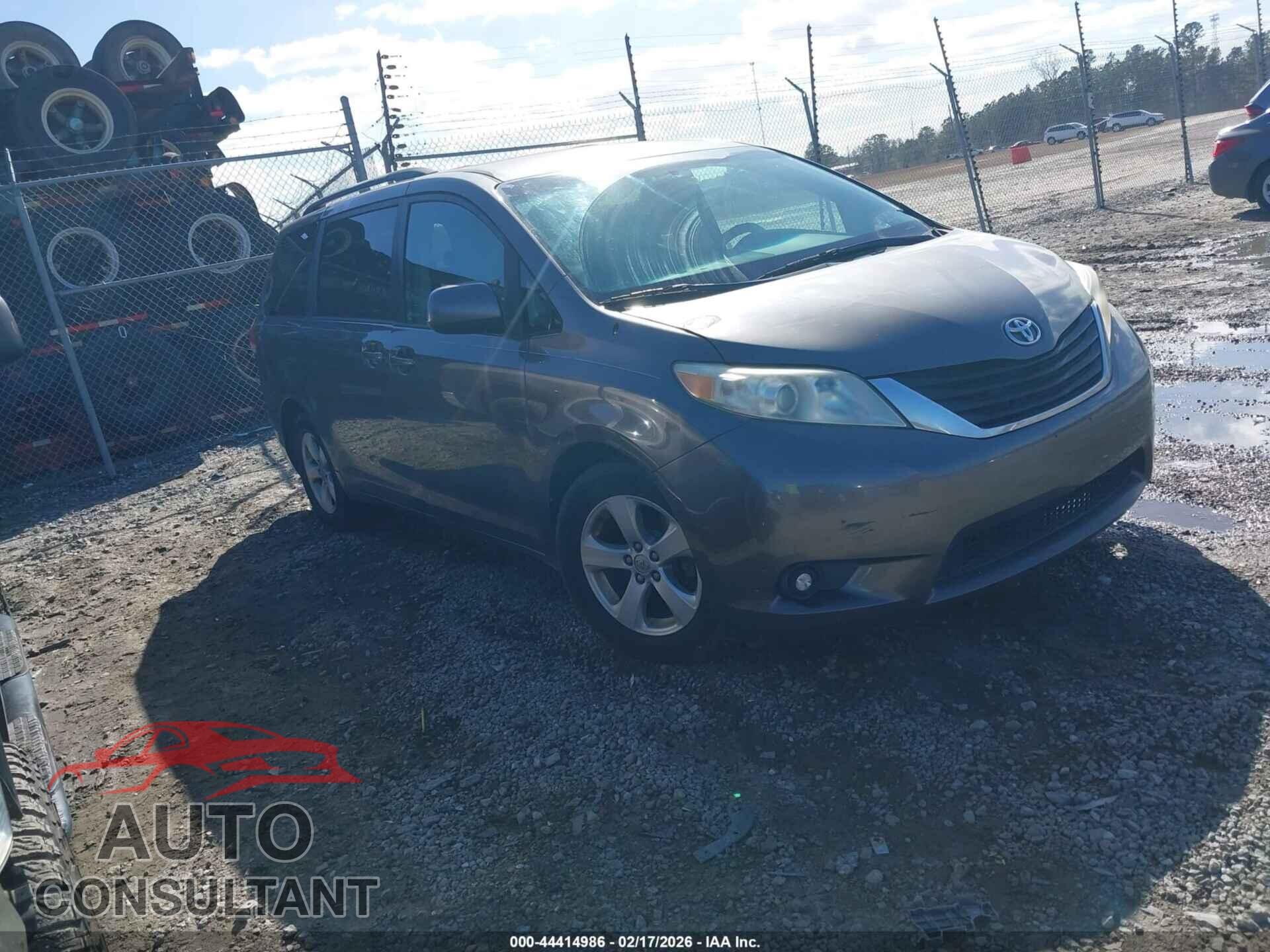 TOYOTA SIENNA 2013 - 5TDKK3DC8DS293366