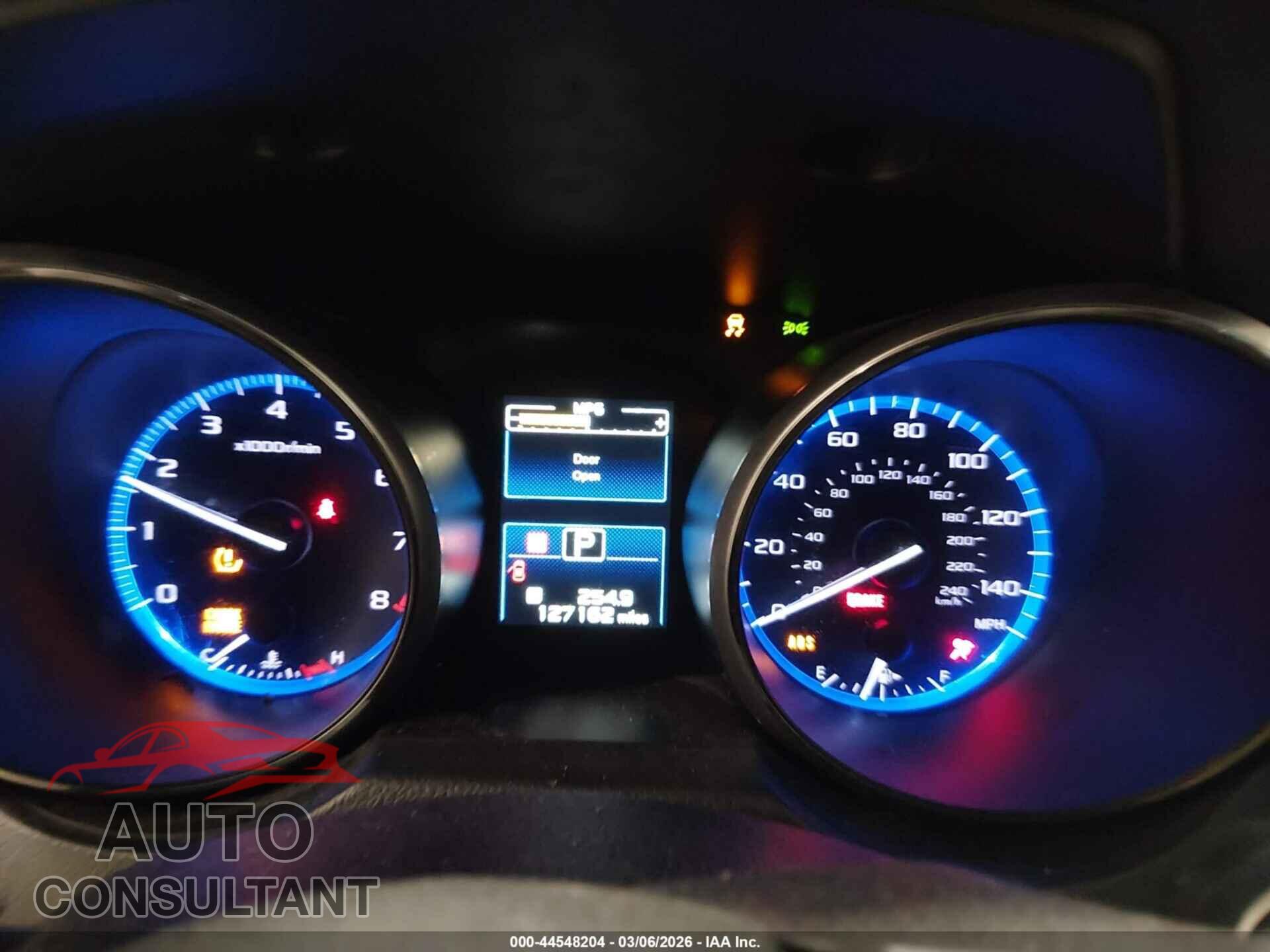 SUBARU OUTBACK 2018 - 4S4BSAKC4J3374848