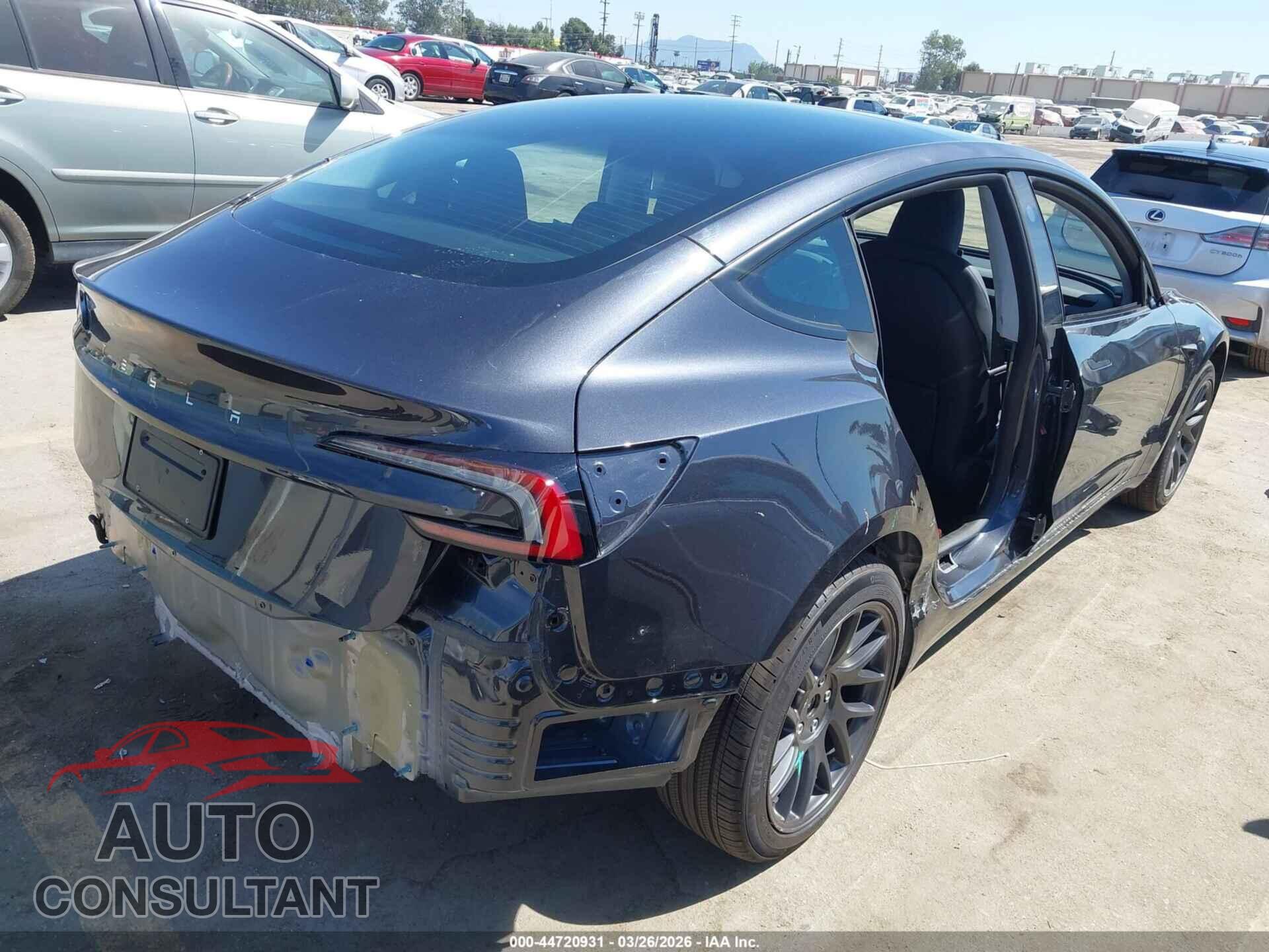 TESLA MODEL 3 2025 - 5YJ3E1EA2SF032801