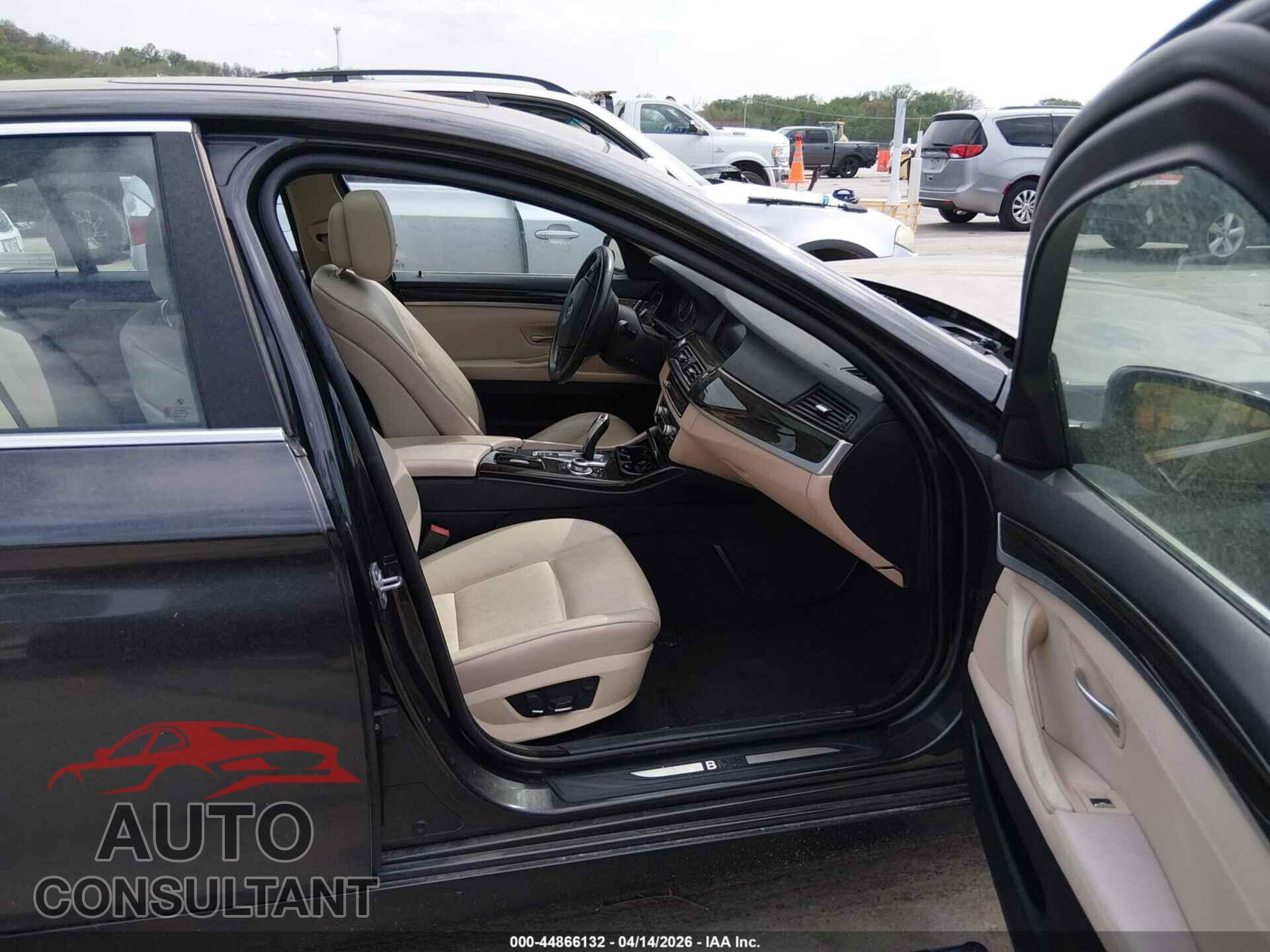 BMW 528I 2013 - WBAXG5C50DD231426