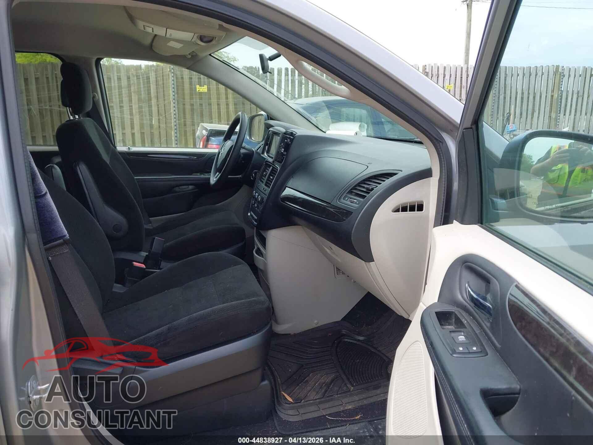 DODGE GRAND CARAVAN 2015 - 2C4RDGBG0FR604015