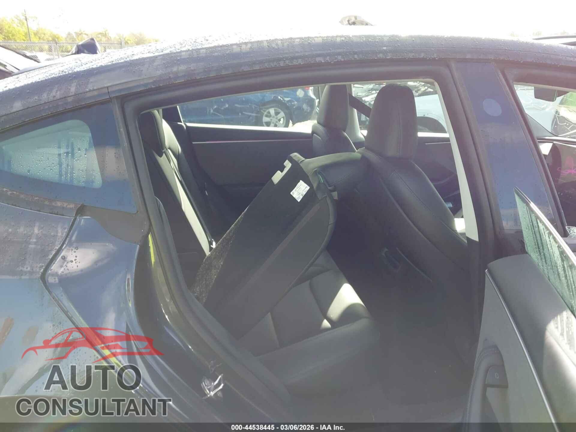 TESLA MODEL 3 2024 - 5YJ3E1EA9RF760156
