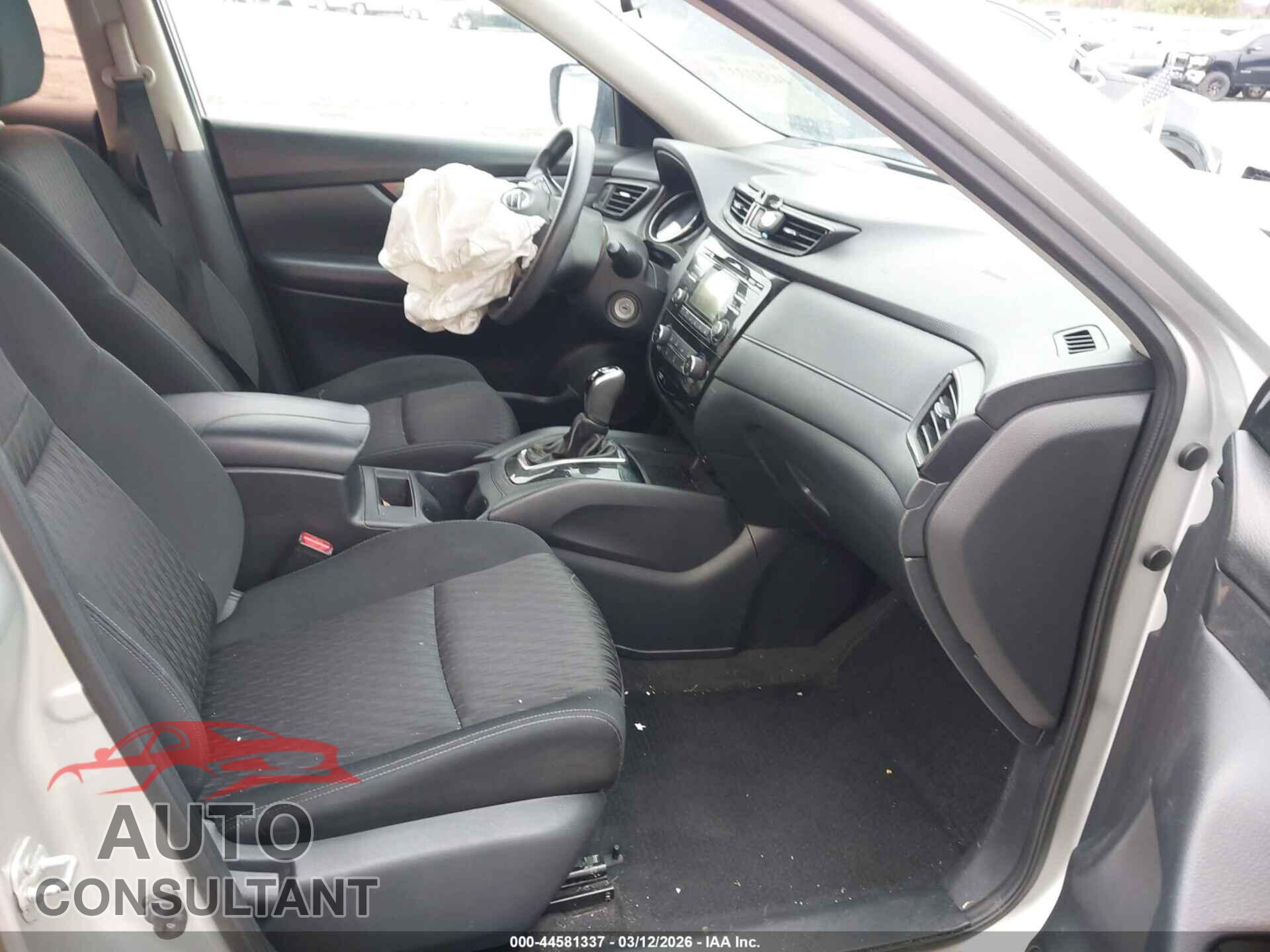 NISSAN ROGUE 2017 - KNMAT2MT2HP504919