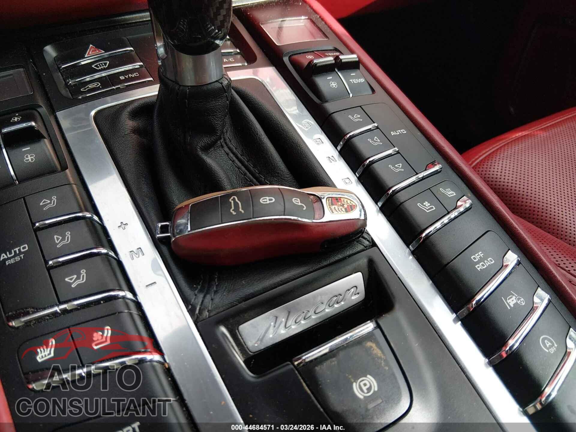 PORSCHE MACAN 2015 - WP1AF2A53FLB94392