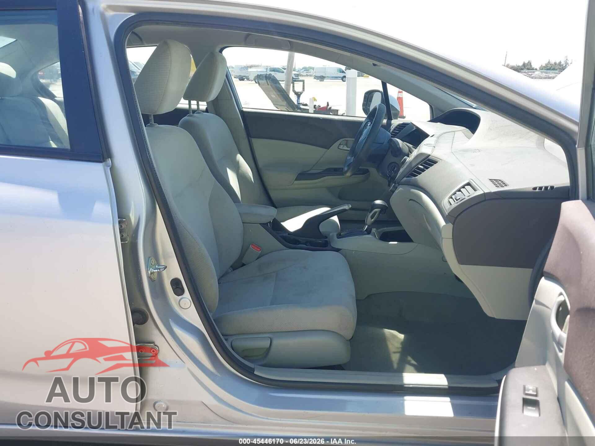 HONDA CIVIC 2012 - 2HGFB2F52CH583384