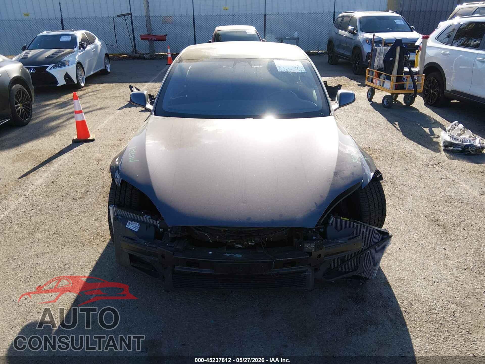 TESLA MODEL S 2020 - 5YJSA1E20LF381926