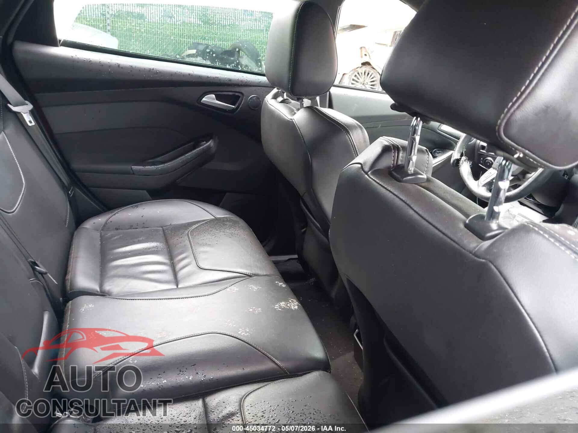 FORD FOCUS ST 2015 - 1FADP3L9XFL339211