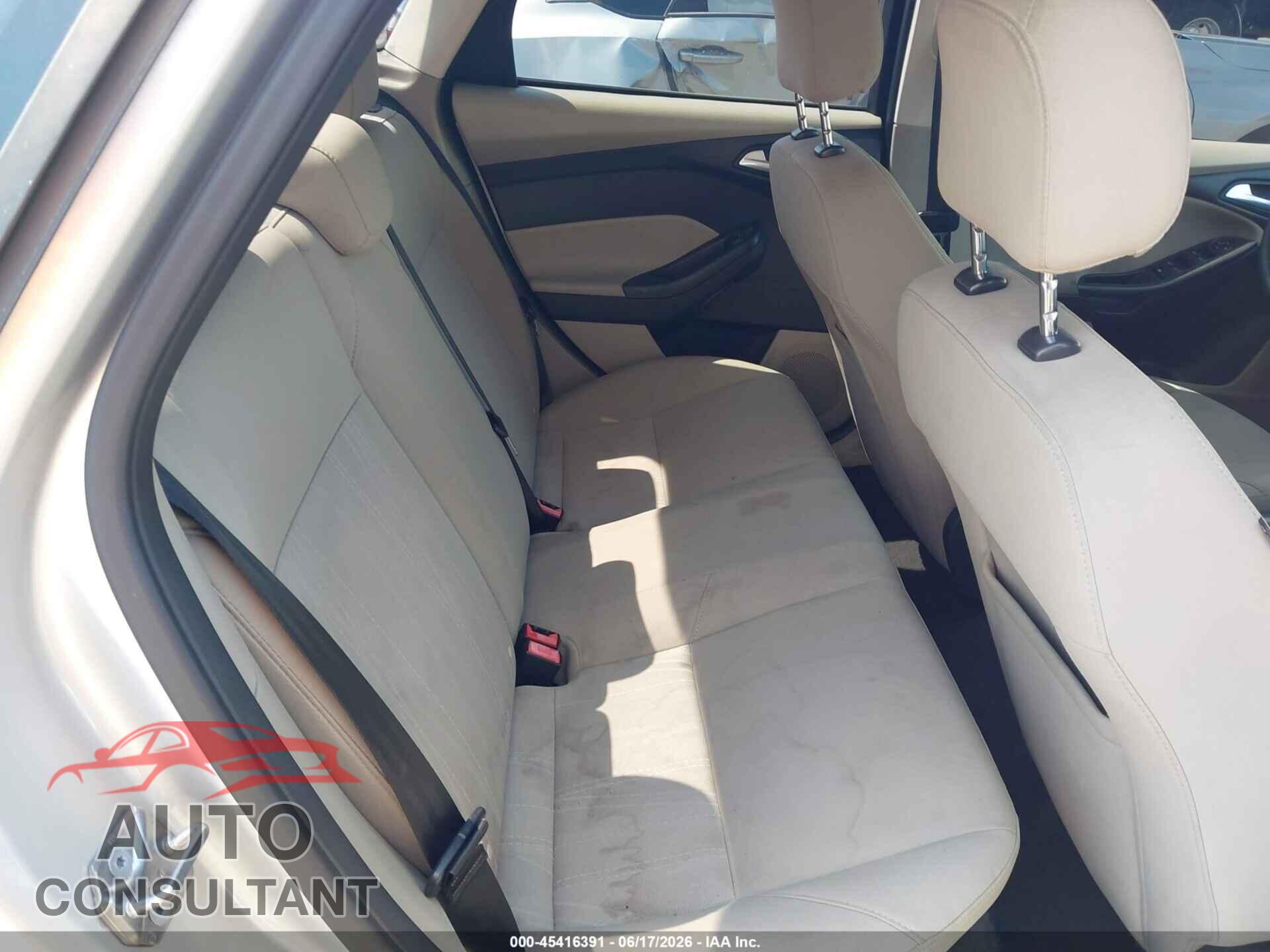 FORD FOCUS 2016 - 1FADP3F20GL246746