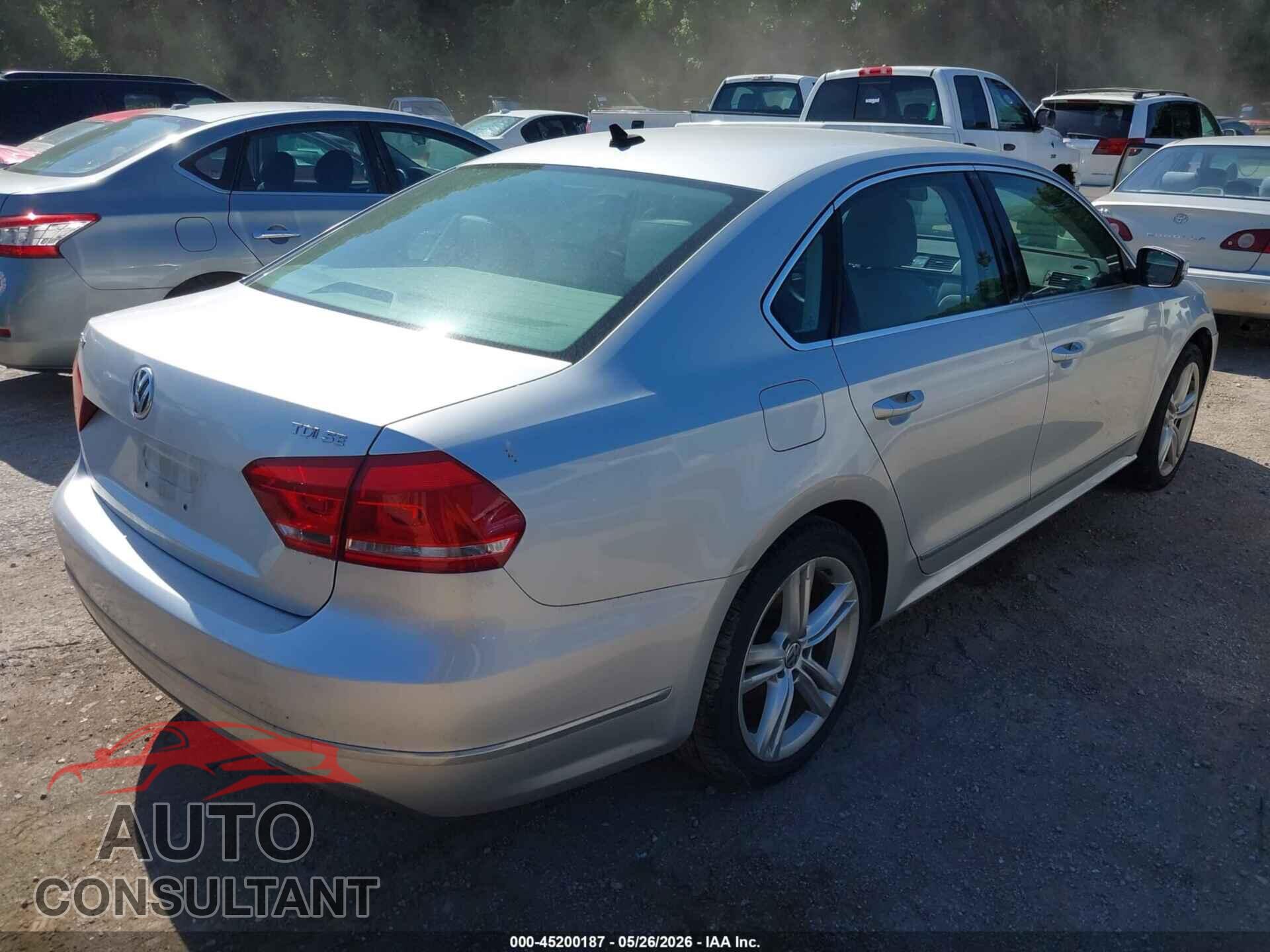 VOLKSWAGEN PASSAT 2014 - 1VWBN7A37EC091380