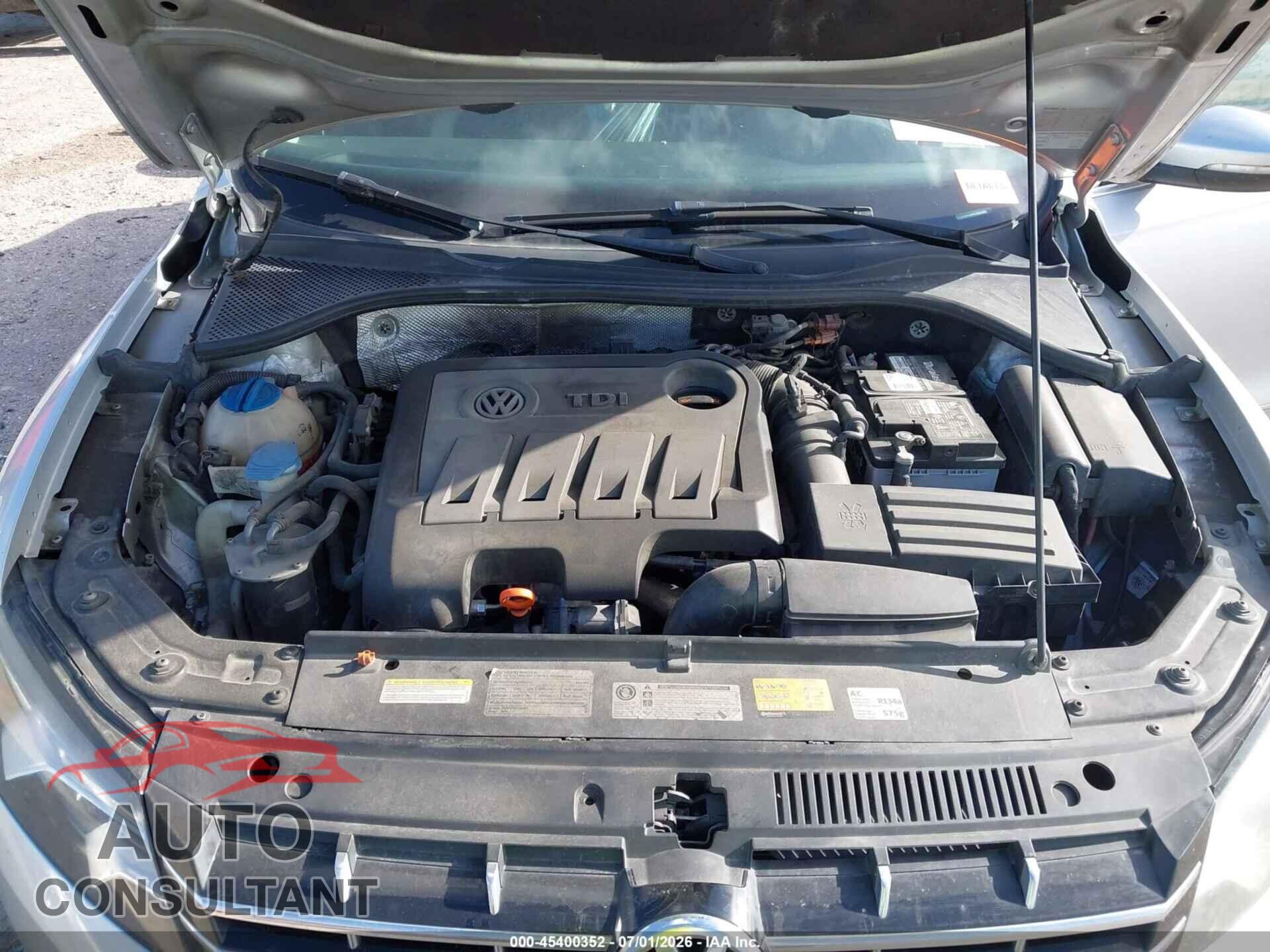 VOLKSWAGEN PASSAT 2012 - 1VWCN7A37CC082955