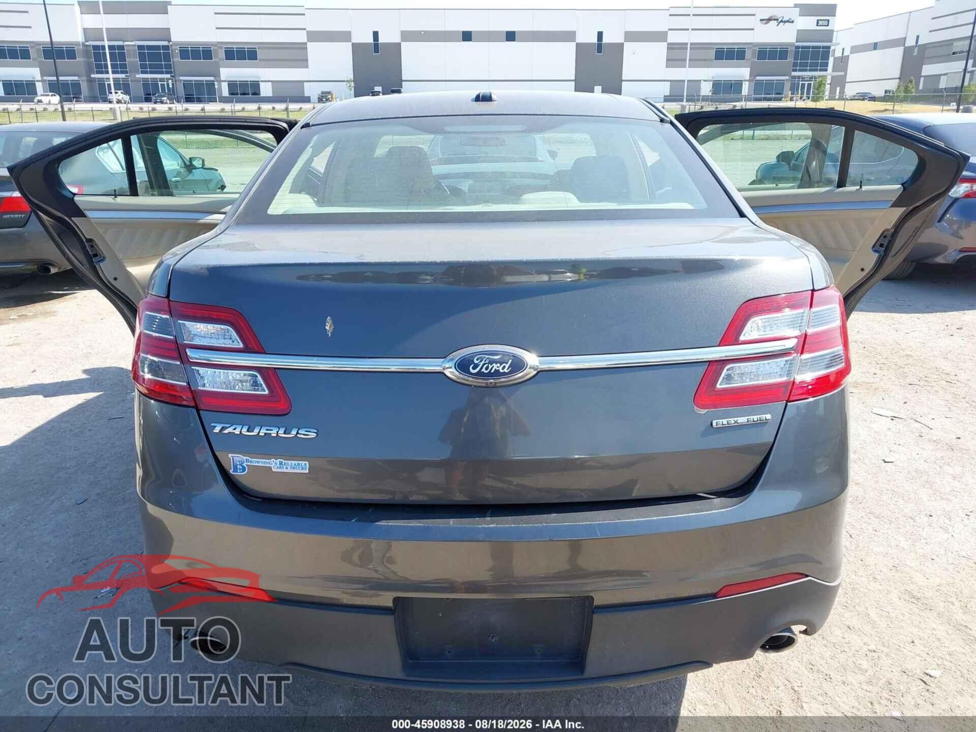 FORD TAURUS 2017 - 1FAHP2D86HG110957
