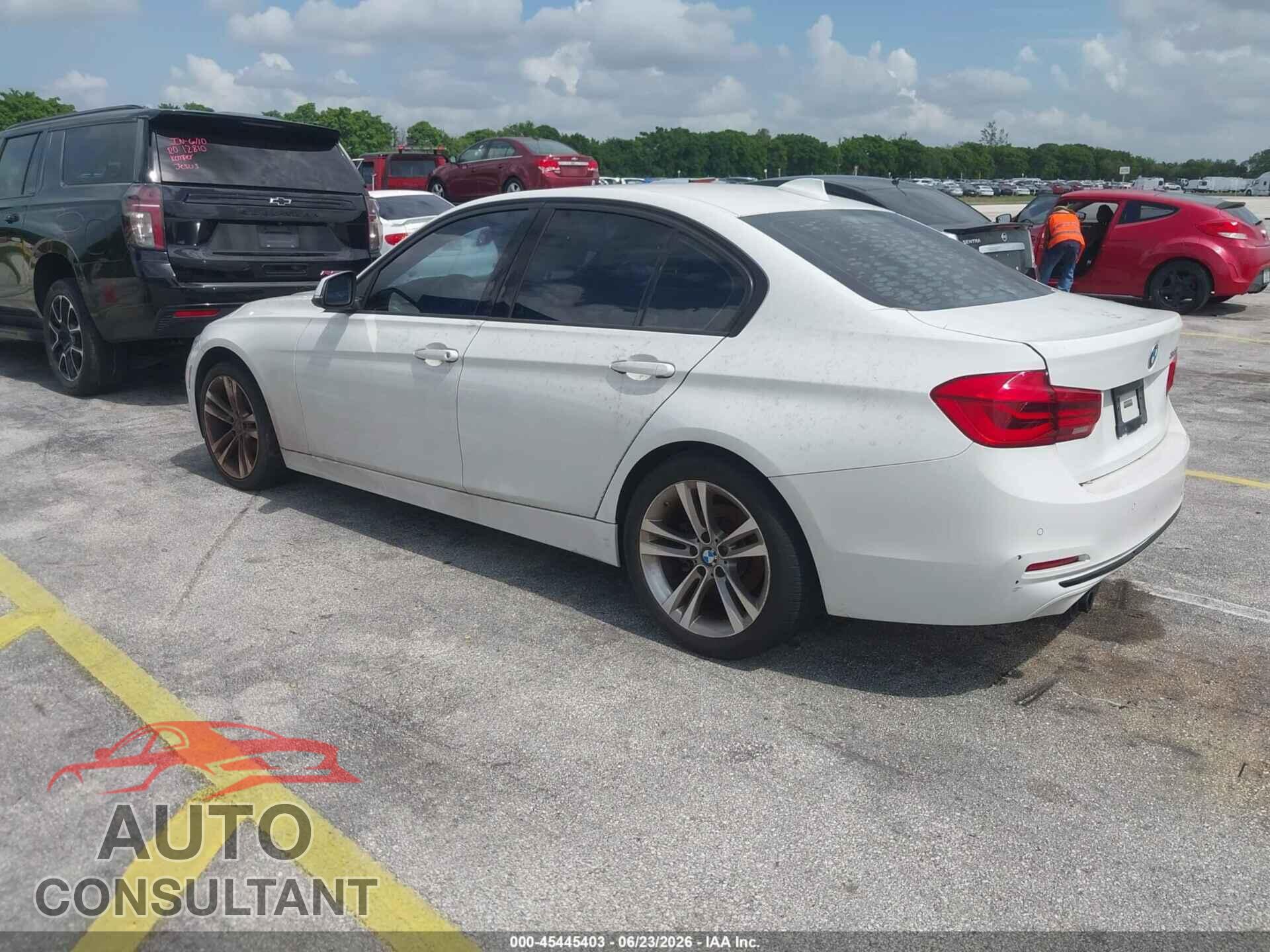 BMW 328I 2016 - WBA8E9G53GNU30366