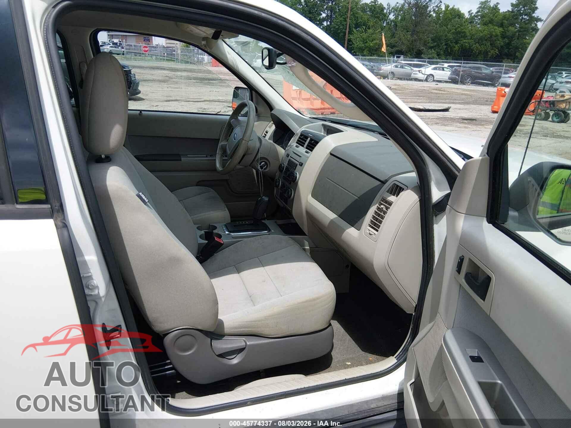 FORD ESCAPE 2011 - 1FMCU9DG8BKB52236