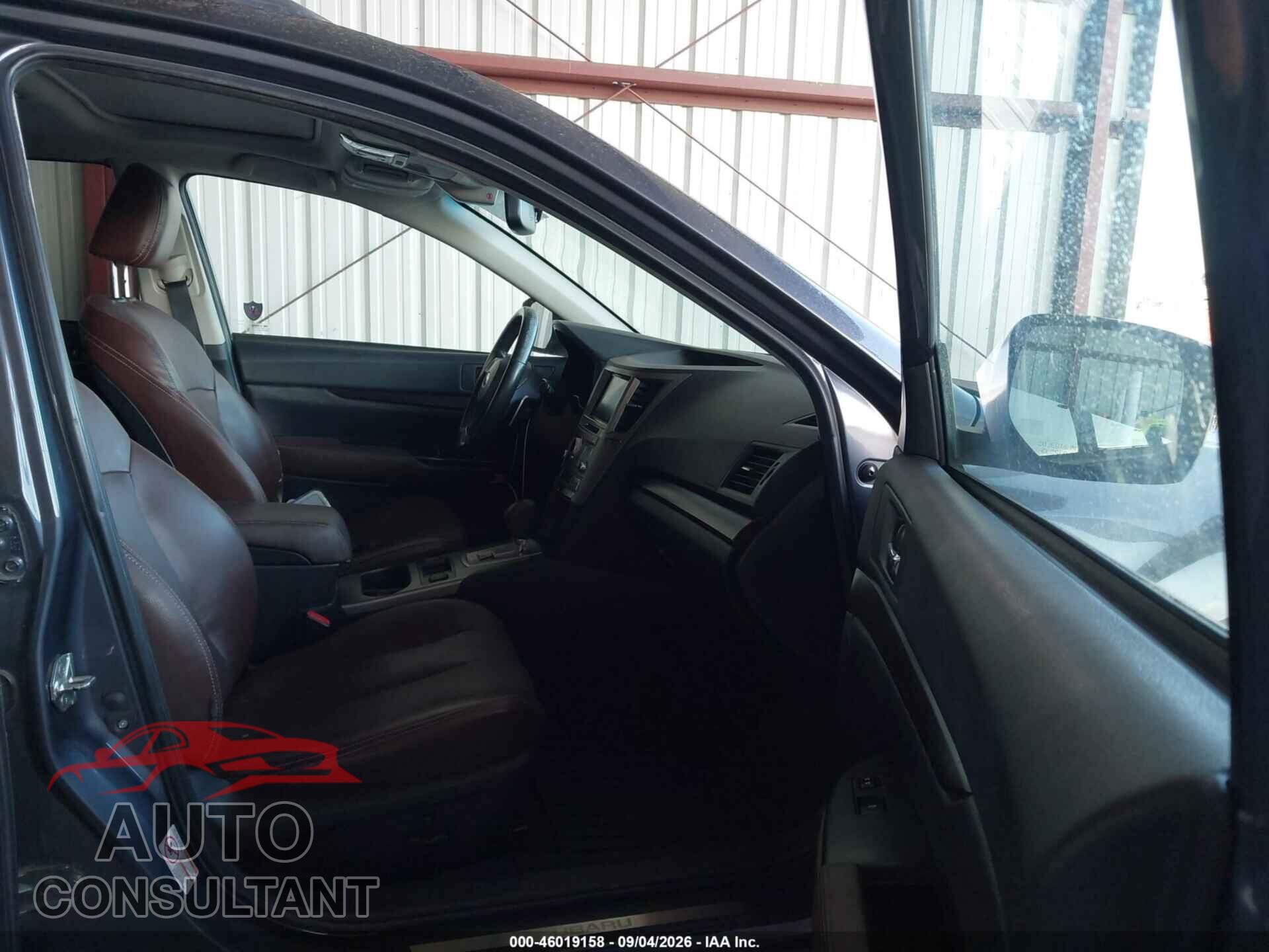 SUBARU OUTBACK 2014 - 4S4BRBPC8E3215816